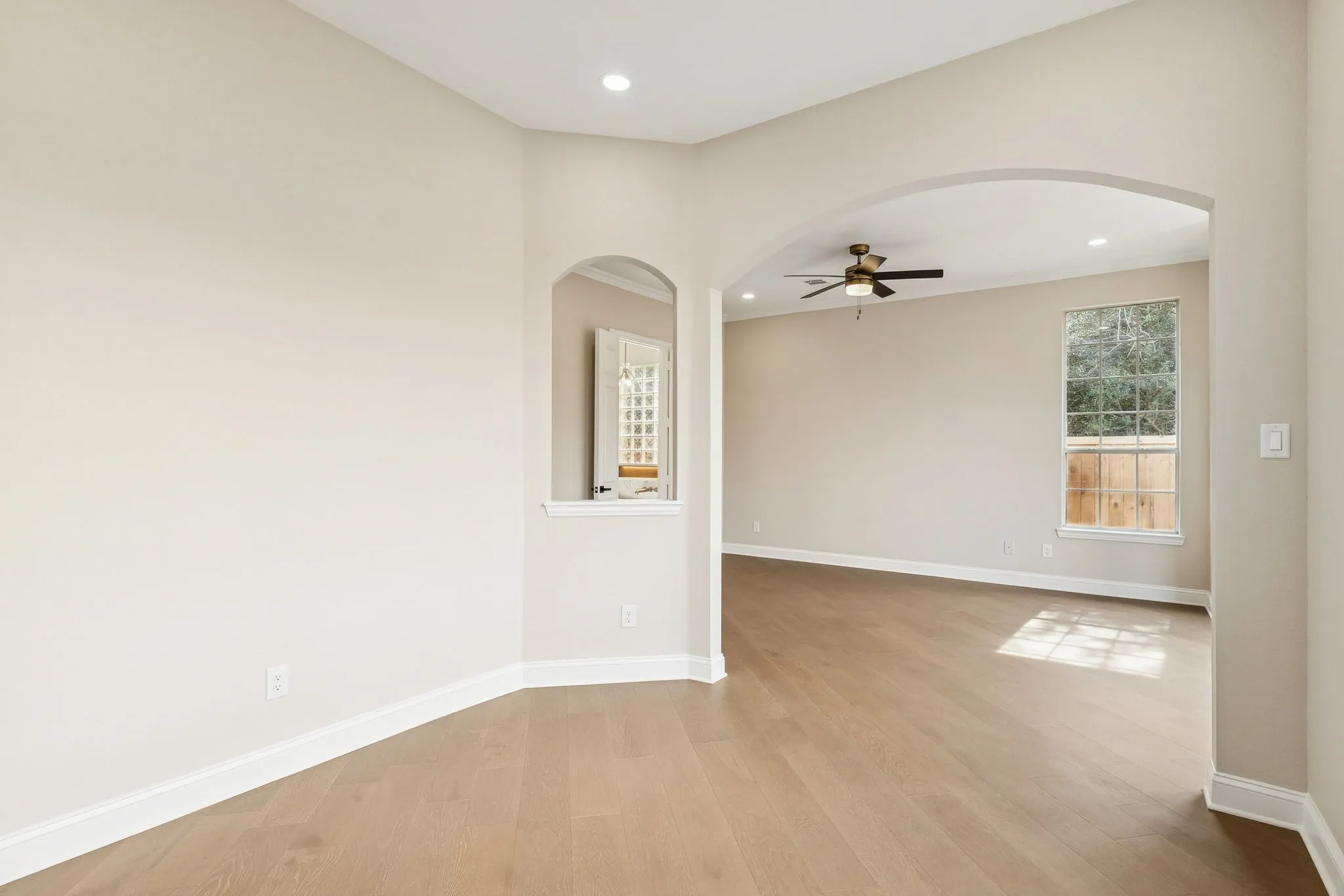 Single Family Residence For Sale in Denton County , 1713 Briaroaks Drive, Flower Mound, Texas 75028, 5 Bedroom, 5 Bathroom, 3 Garage spaces, 4,402 Sqft, built in 1998, Preowned, mls#21176483, Real Estate Agent in Flower Mound, Homes For Sale in Denton county, Homes For Sale in Flower Mound, Realtor in Flower Mound Texas, Real Estate Brokerage Independent Realty Texas, Luminita Cordes Realtor