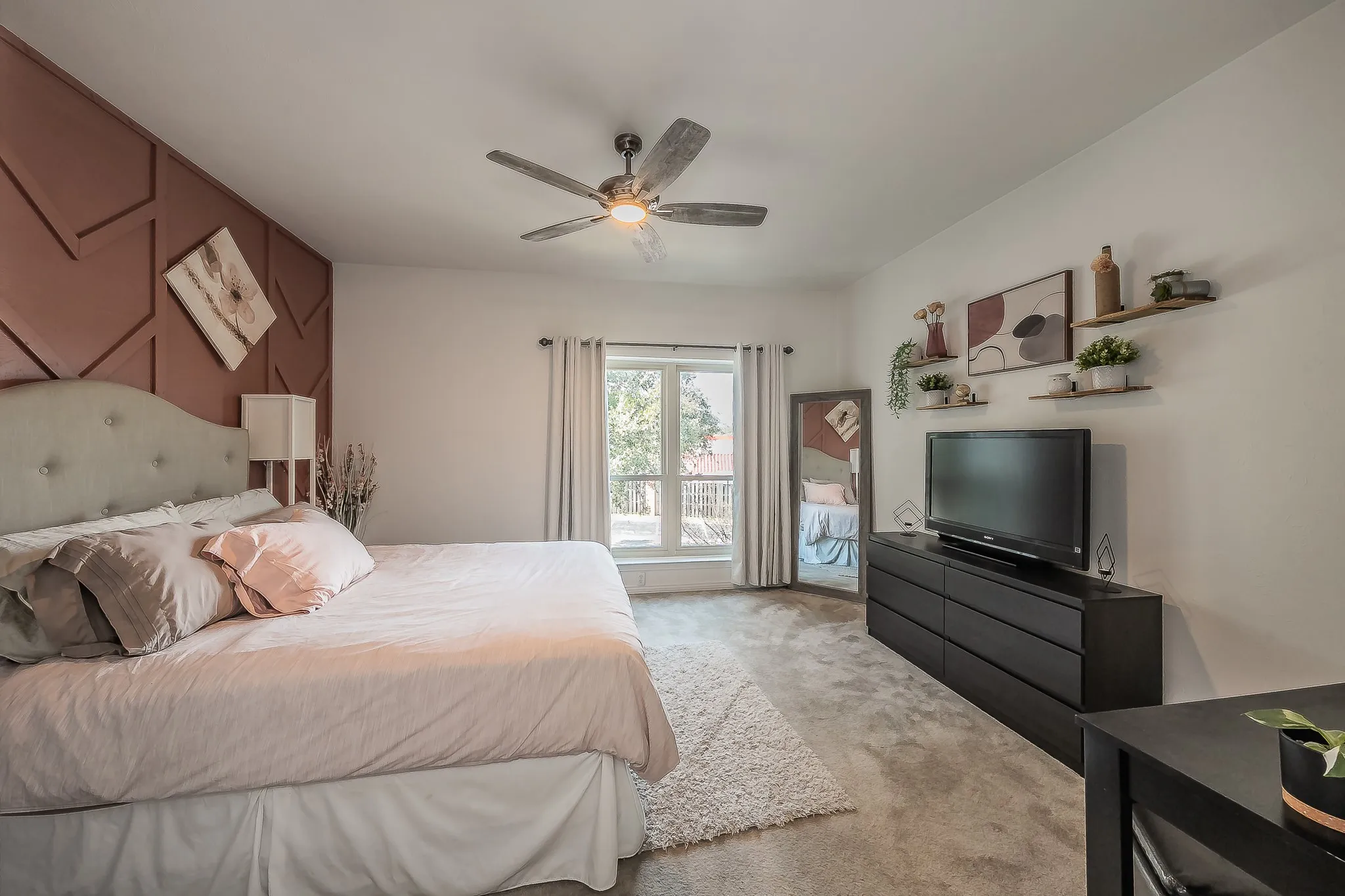 Condominium For Sale in Tarrant County , 4415 Bellaire Drive S 203S, Fort Worth, Texas 76109, 1 Bedroom, 1 Bathroom, Garage spaces, 912 Sqft, built in 1972, Preowned, mls#21184532, Real Estate Agent in Fort Worth, Homes For Sale in Tarrant county, Homes For Sale in Fort Worth, Realtor in Fort Worth Texas, Real Estate Brokerage Independent Realty Texas, Luminita Cordes Realtor