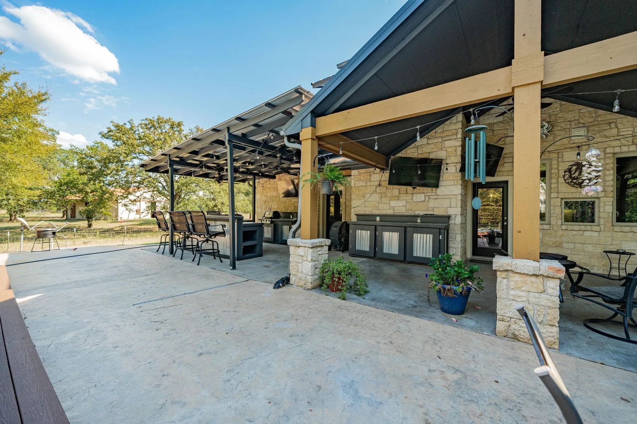 Farm For Sale in Kaufman County , 16043 County Road 339, Terrell, Texas 75161, 4 Bedroom, 3 Bathroom, Garage spaces, 2,900 Sqft, built in 2011, Preowned, mls#21184659, Real Estate Agent in Terrell, Homes For Sale in Kaufman county, Homes For Sale in Terrell, Realtor in Terrell Texas, Real Estate Brokerage Independent Realty Texas, Luminita Cordes Realtor