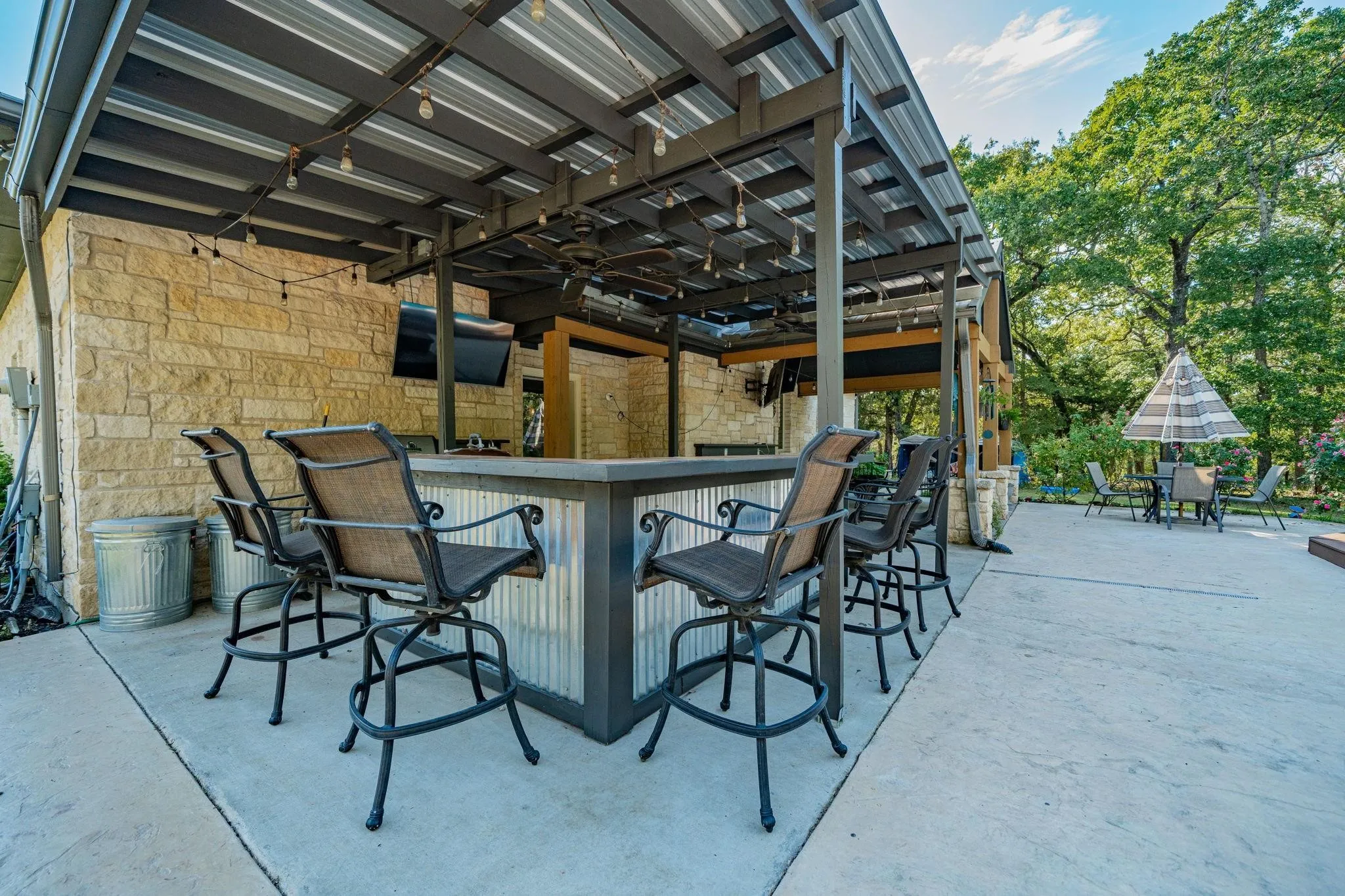 Farm For Sale in Kaufman County , 16043 County Road 339, Terrell, Texas 75161, 4 Bedroom, 3 Bathroom, Garage spaces, 2,900 Sqft, built in 2011, Preowned, mls#21184659, Real Estate Agent in Terrell, Homes For Sale in Kaufman county, Homes For Sale in Terrell, Realtor in Terrell Texas, Real Estate Brokerage Independent Realty Texas, Luminita Cordes Realtor