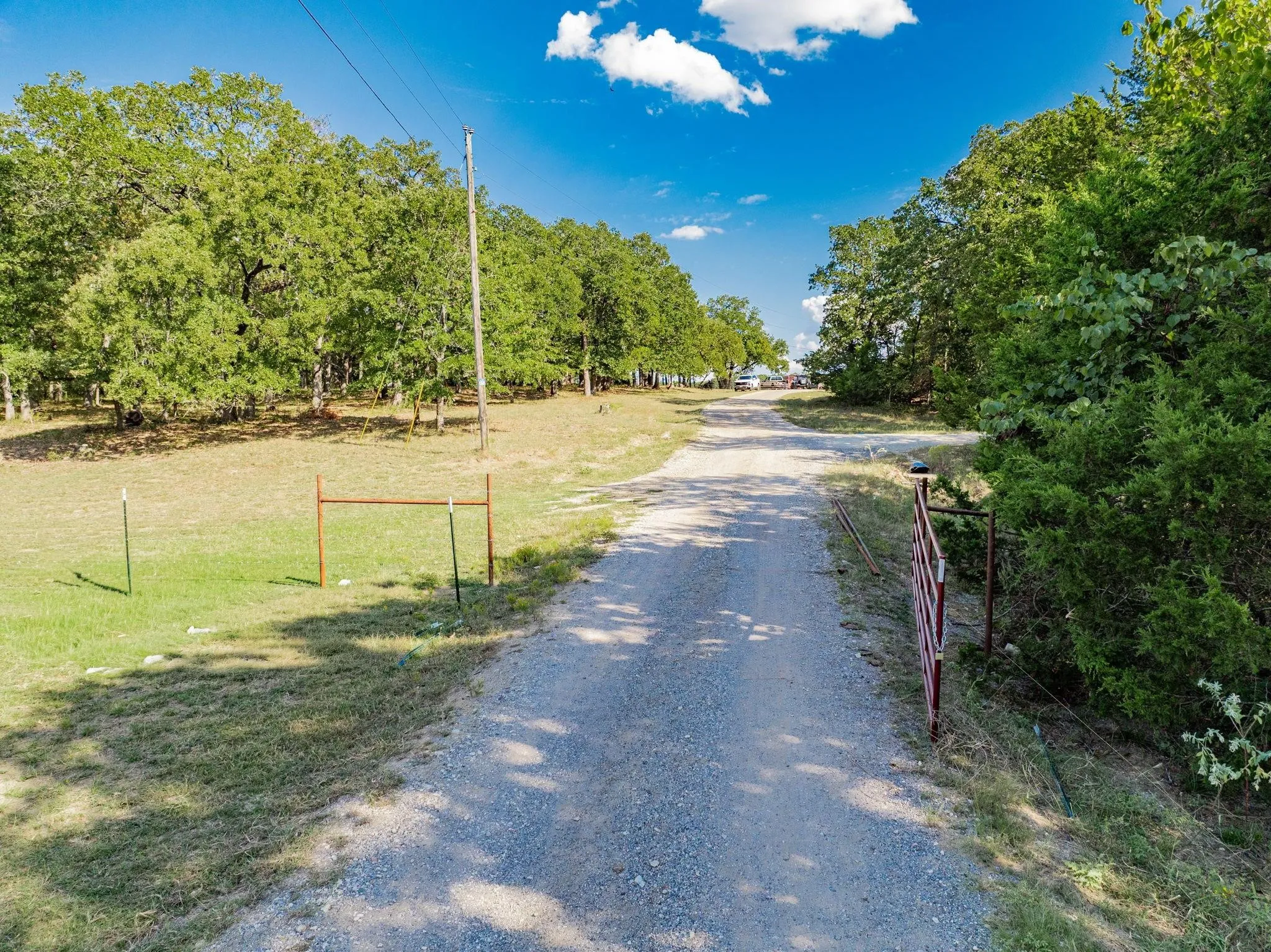 Farm For Sale in Kaufman County , 16043 County Road 339, Terrell, Texas 75161, 4 Bedroom, 3 Bathroom, Garage spaces, 2,900 Sqft, built in 2011, Preowned, mls#21184659, Real Estate Agent in Terrell, Homes For Sale in Kaufman county, Homes For Sale in Terrell, Realtor in Terrell Texas, Real Estate Brokerage Independent Realty Texas, Luminita Cordes Realtor