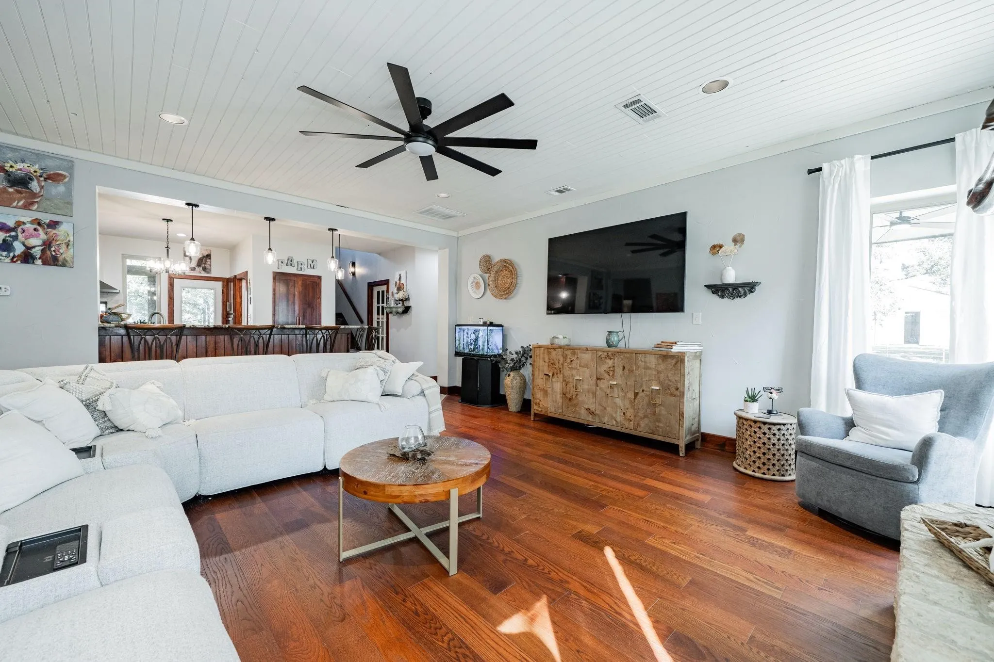 Farm For Sale in Kaufman County , 16043 County Road 339, Terrell, Texas 75161, 4 Bedroom, 3 Bathroom, Garage spaces, 2,900 Sqft, built in 2011, Preowned, mls#21184659, Real Estate Agent in Terrell, Homes For Sale in Kaufman county, Homes For Sale in Terrell, Realtor in Terrell Texas, Real Estate Brokerage Independent Realty Texas, Luminita Cordes Realtor