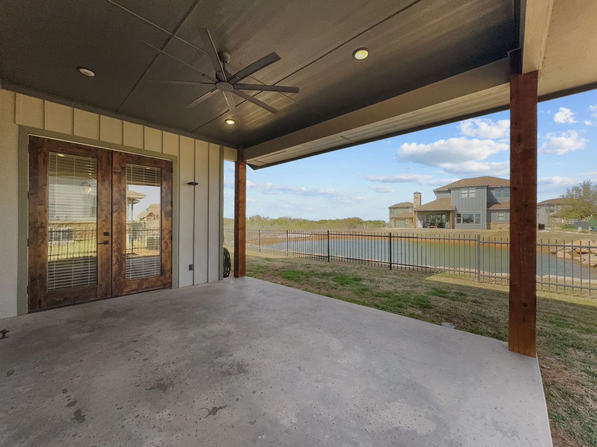 Single Family Residence For Sale in Palo Pinto County , 1044 Chapel Ridge Road, Graford, Texas 76449, 3 Bedroom, 3 Bathroom, 1 Garage spaces, 2,515 Sqft, built in 2020, Preowned, mls#21184183, Real Estate Agent in Graford, Homes For Sale in Palo Pinto county, Homes For Sale in Graford, Realtor in Graford Texas, Real Estate Brokerage Independent Realty Texas, Luminita Cordes Realtor