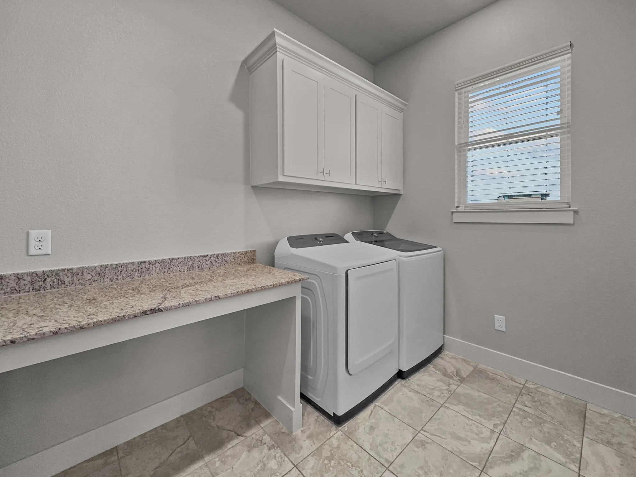 Single Family Residence For Sale in Palo Pinto County , 1044 Chapel Ridge Road, Graford, Texas 76449, 3 Bedroom, 3 Bathroom, 1 Garage spaces, 2,515 Sqft, built in 2020, Preowned, mls#21184183, Real Estate Agent in Graford, Homes For Sale in Palo Pinto county, Homes For Sale in Graford, Realtor in Graford Texas, Real Estate Brokerage Independent Realty Texas, Luminita Cordes Realtor