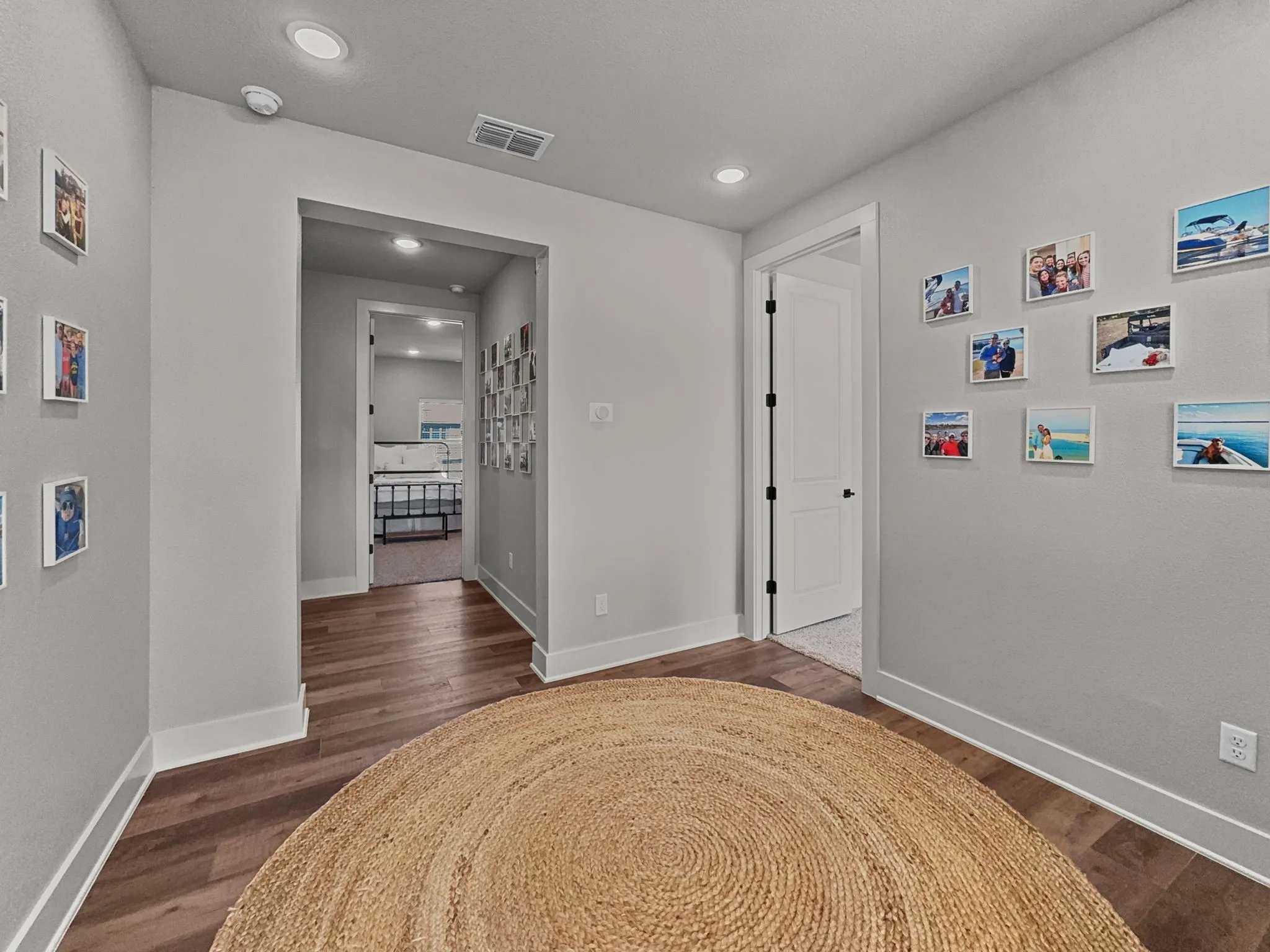 Single Family Residence For Sale in Palo Pinto County , 1044 Chapel Ridge Road, Graford, Texas 76449, 3 Bedroom, 3 Bathroom, 1 Garage spaces, 2,515 Sqft, built in 2020, Preowned, mls#21184183, Real Estate Agent in Graford, Homes For Sale in Palo Pinto county, Homes For Sale in Graford, Realtor in Graford Texas, Real Estate Brokerage Independent Realty Texas, Luminita Cordes Realtor