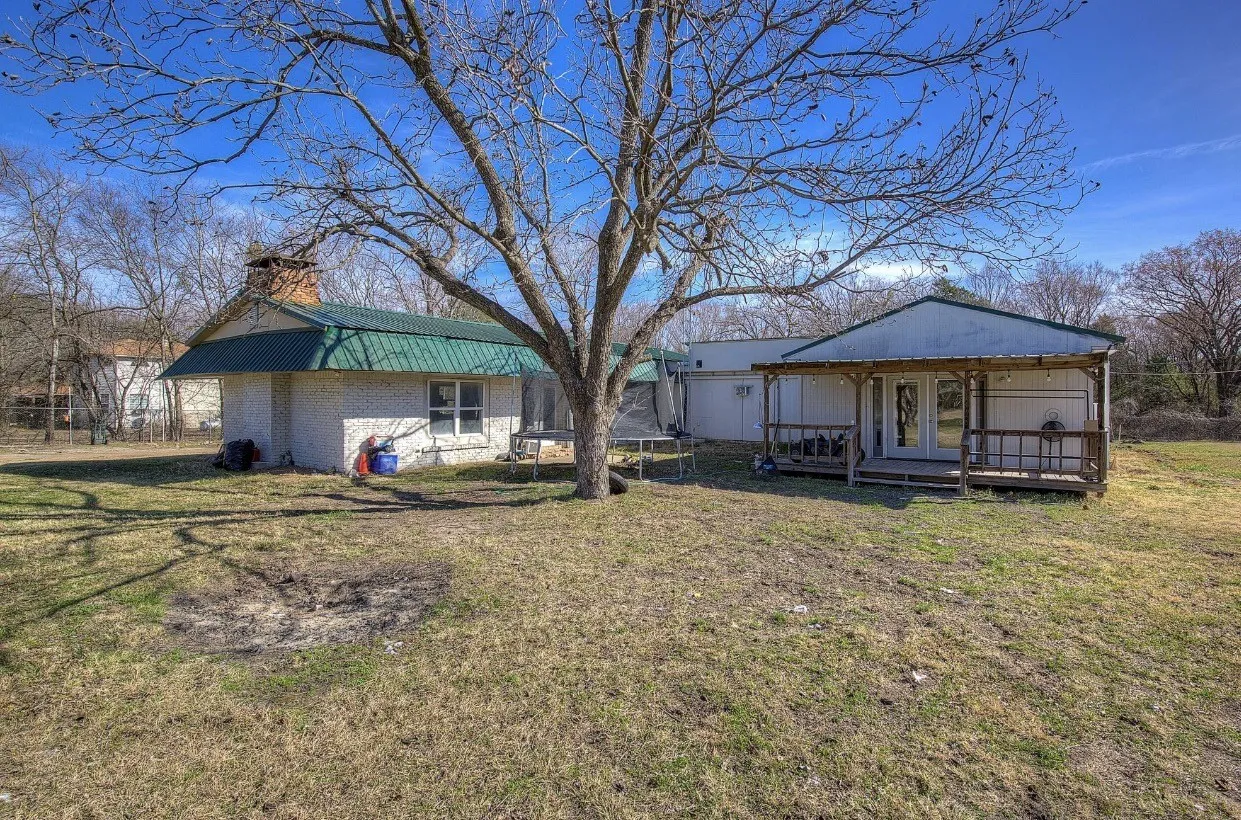 Single Family Residence For Sale in Van Zandt County , 11291 Goss Street, Wills Point, Texas 75169, 3 Bedrooms, 2 Bathrooms, Garage spaces, 2,100 Sqft, built in 1969, Price $218,000, mls#21184711, Real Estate Agent in Wills Point, Homes For Sale in Van Zandt county, Homes For Sale in Wills Point, Realtor in Wills Point Texas, Real Estate Brokerage Independent Realty Texas, Luminita Cordes Realtor