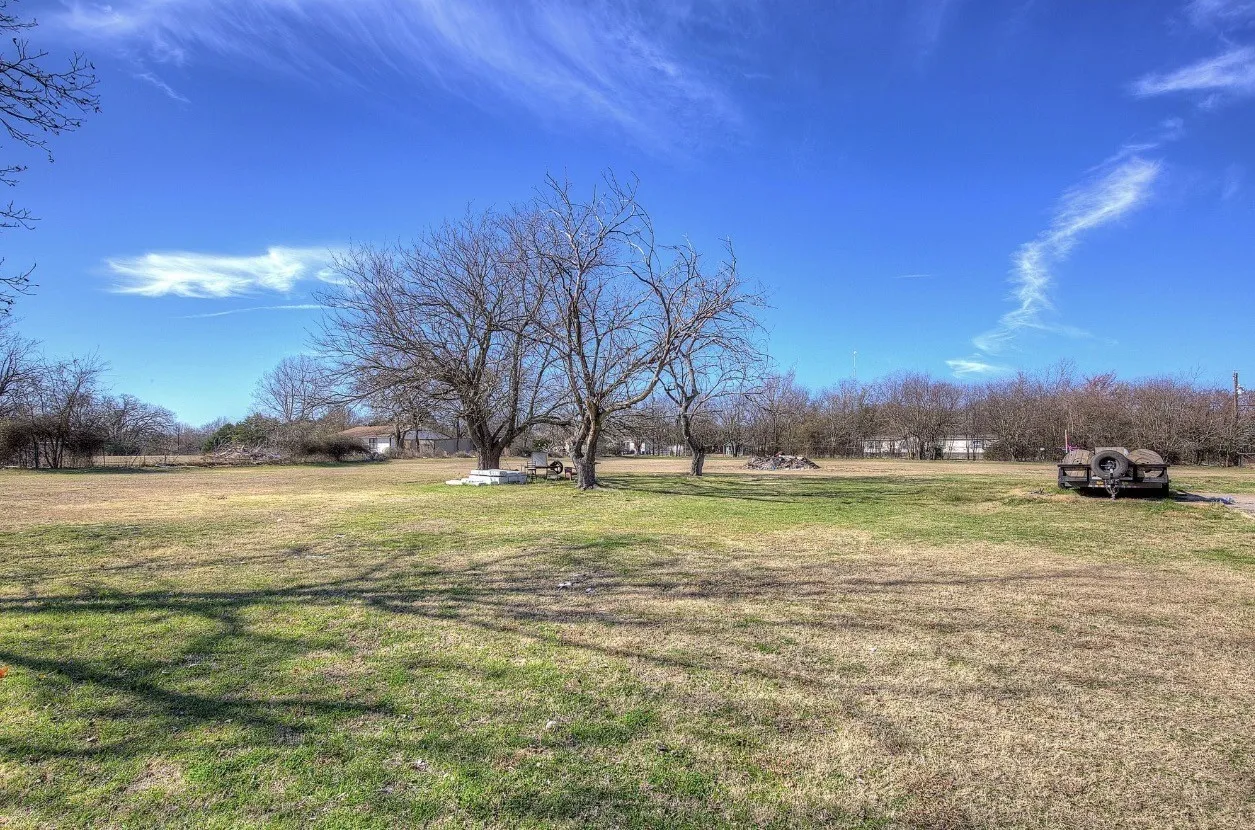 Single Family Residence For Sale in Van Zandt County , 11291 Goss Street, Wills Point, Texas 75169, 3 Bedrooms, 2 Bathrooms, Garage spaces, 2,100 Sqft, built in 1969, Price $218,000, mls#21184711, Real Estate Agent in Wills Point, Homes For Sale in Van Zandt county, Homes For Sale in Wills Point, Realtor in Wills Point Texas, Real Estate Brokerage Independent Realty Texas, Luminita Cordes Realtor