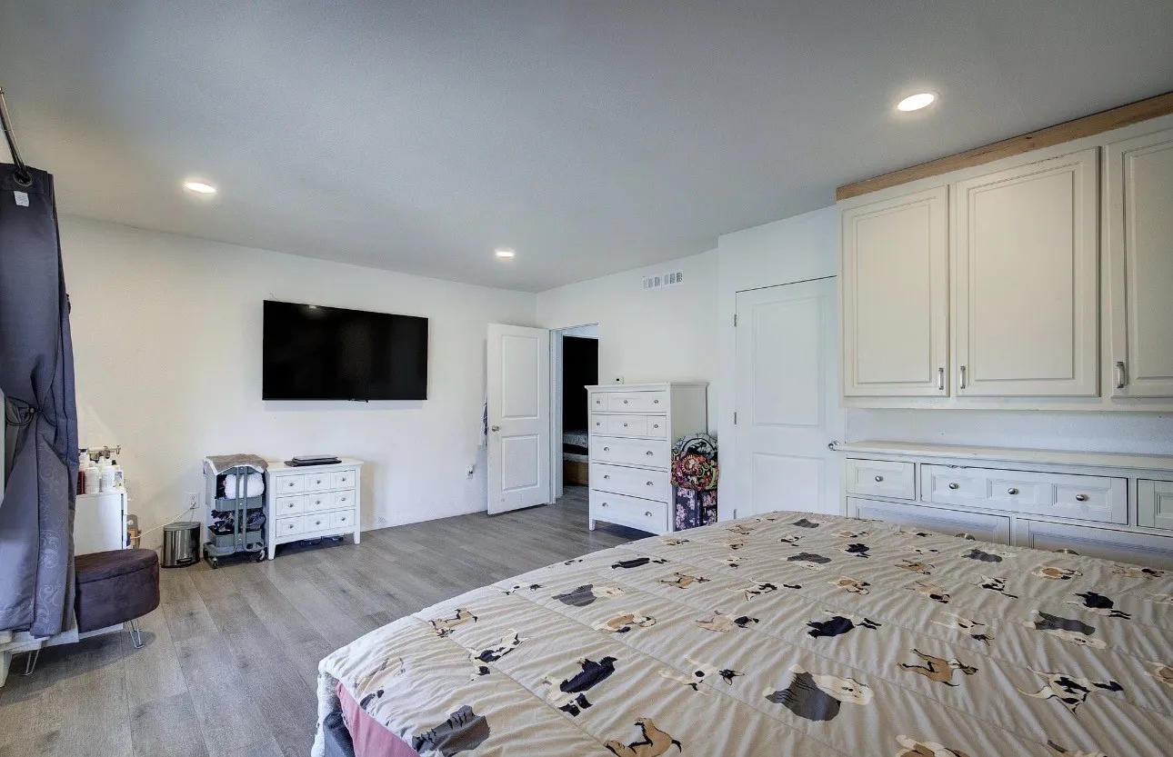 Single Family Residence For Sale in Van Zandt County , 11291 Goss Street, Wills Point, Texas 75169, 3 Bedrooms, 2 Bathrooms, Garage spaces, 2,100 Sqft, built in 1969, Price $218,000, mls#21184711, Real Estate Agent in Wills Point, Homes For Sale in Van Zandt county, Homes For Sale in Wills Point, Realtor in Wills Point Texas, Real Estate Brokerage Independent Realty Texas, Luminita Cordes Realtor