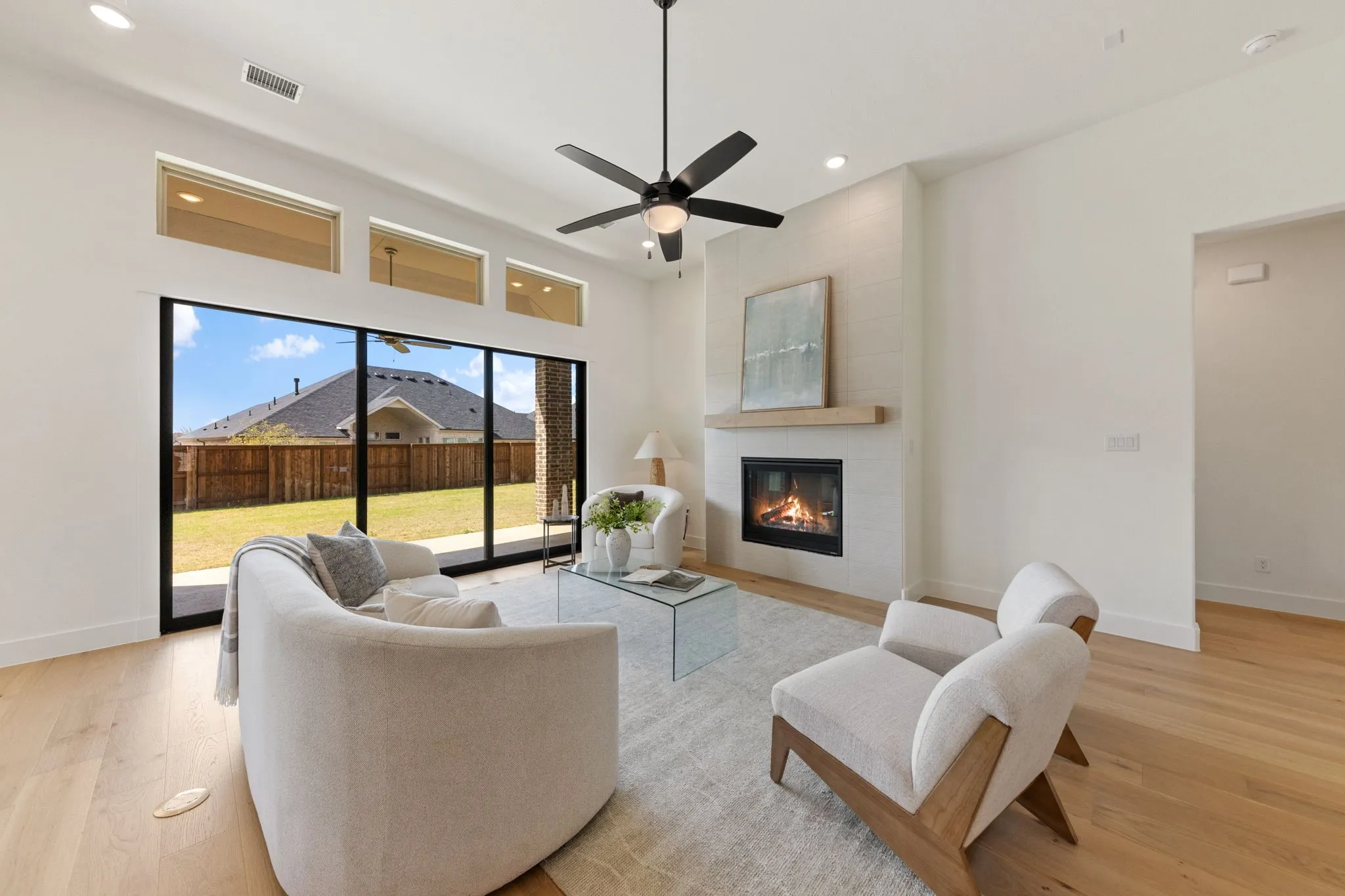 The full wall slider in your new family rooms makes it easy to take the party outside!
