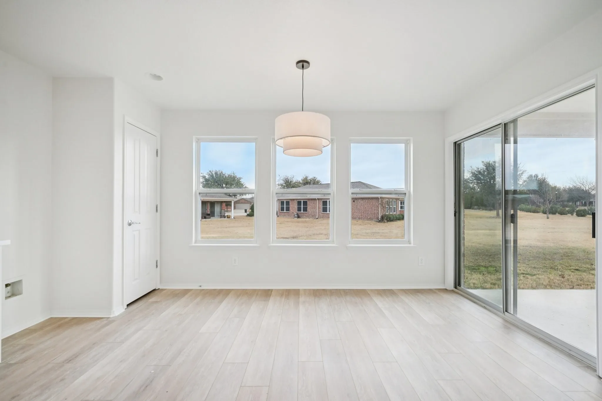 Single Family Residence For Sale in Denton County , 7850 Estancia Drive, Frisco, Texas 75036, 2 Bedroom, 2 Bathroom, 2 Garage spaces, 1,533 Sqft, built in 2010, Preowned, mls#21183402, Real Estate Agent in Frisco, Homes For Sale in Denton county, Homes For Sale in Frisco, Realtor in Frisco Texas, Real Estate Brokerage Independent Realty Texas, Luminita Cordes Realtor