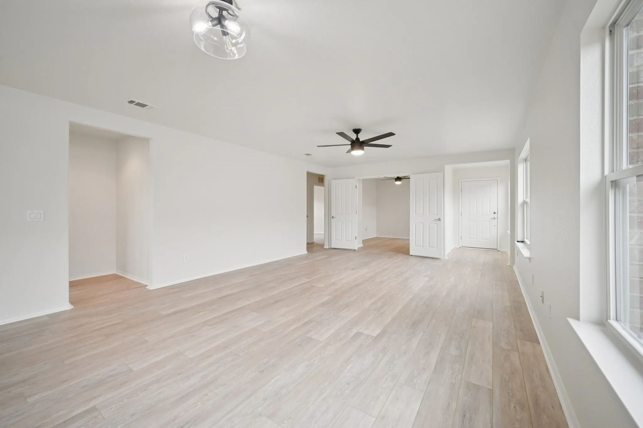 Single Family Residence For Sale in Denton County , 7850 Estancia Drive, Frisco, Texas 75036, 2 Bedroom, 2 Bathroom, 2 Garage spaces, 1,533 Sqft, built in 2010, Preowned, mls#21183402, Real Estate Agent in Frisco, Homes For Sale in Denton county, Homes For Sale in Frisco, Realtor in Frisco Texas, Real Estate Brokerage Independent Realty Texas, Luminita Cordes Realtor