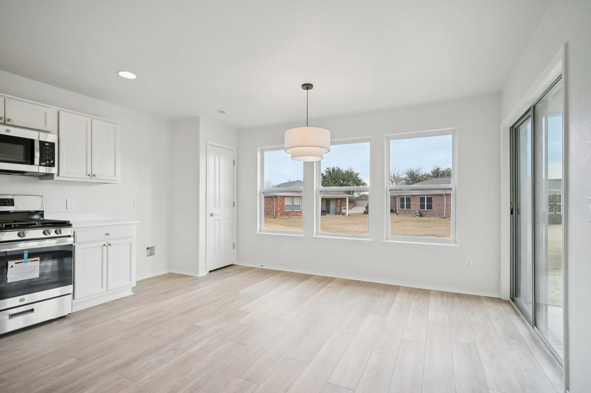Single Family Residence For Sale in Denton County , 7850 Estancia Drive, Frisco, Texas 75036, 2 Bedroom, 2 Bathroom, 2 Garage spaces, 1,533 Sqft, built in 2010, Preowned, mls#21183402, Real Estate Agent in Frisco, Homes For Sale in Denton county, Homes For Sale in Frisco, Realtor in Frisco Texas, Real Estate Brokerage Independent Realty Texas, Luminita Cordes Realtor