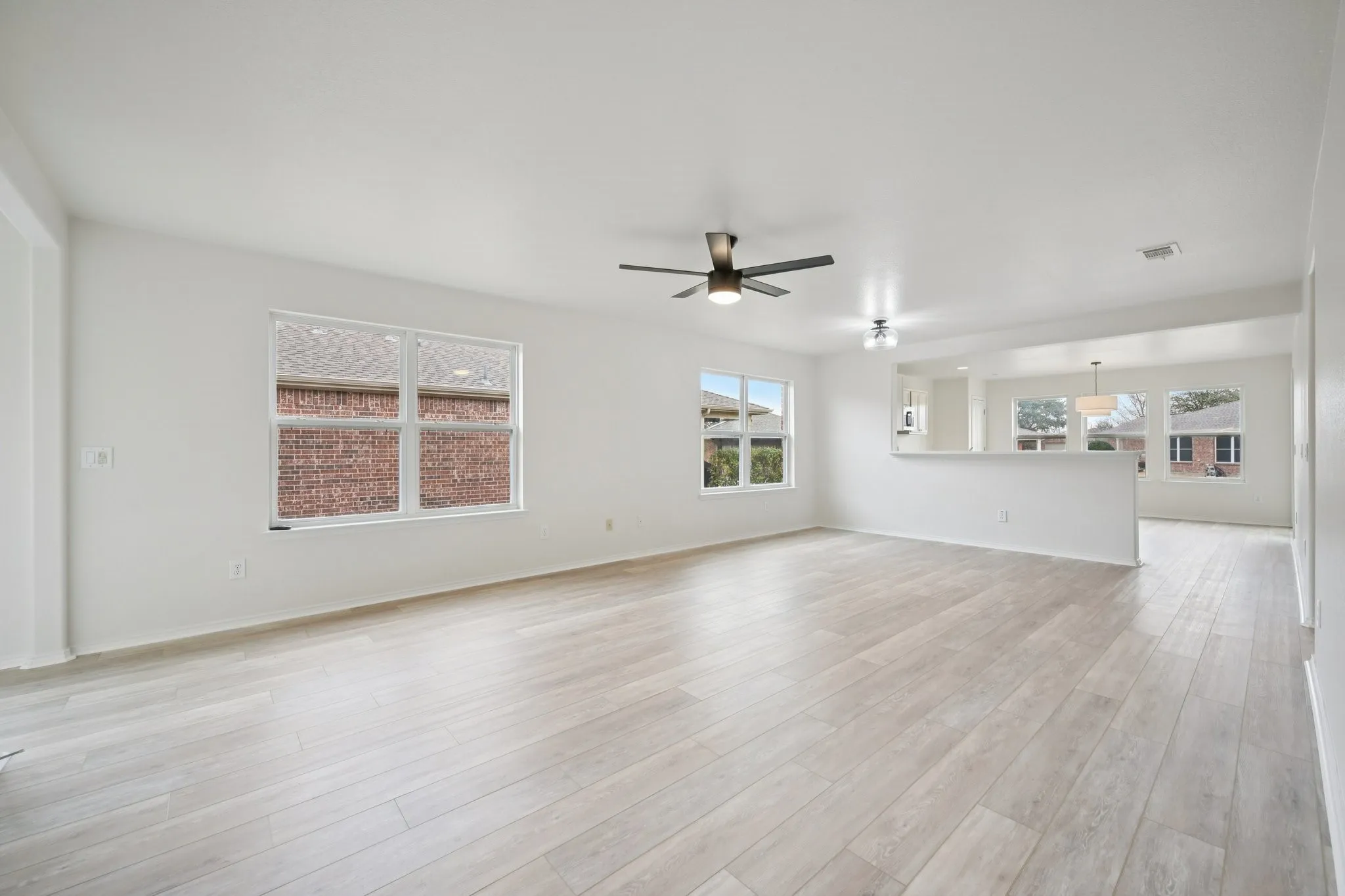 Single Family Residence For Sale in Denton County , 7850 Estancia Drive, Frisco, Texas 75036, 2 Bedroom, 2 Bathroom, 2 Garage spaces, 1,533 Sqft, built in 2010, Preowned, mls#21183402, Real Estate Agent in Frisco, Homes For Sale in Denton county, Homes For Sale in Frisco, Realtor in Frisco Texas, Real Estate Brokerage Independent Realty Texas, Luminita Cordes Realtor