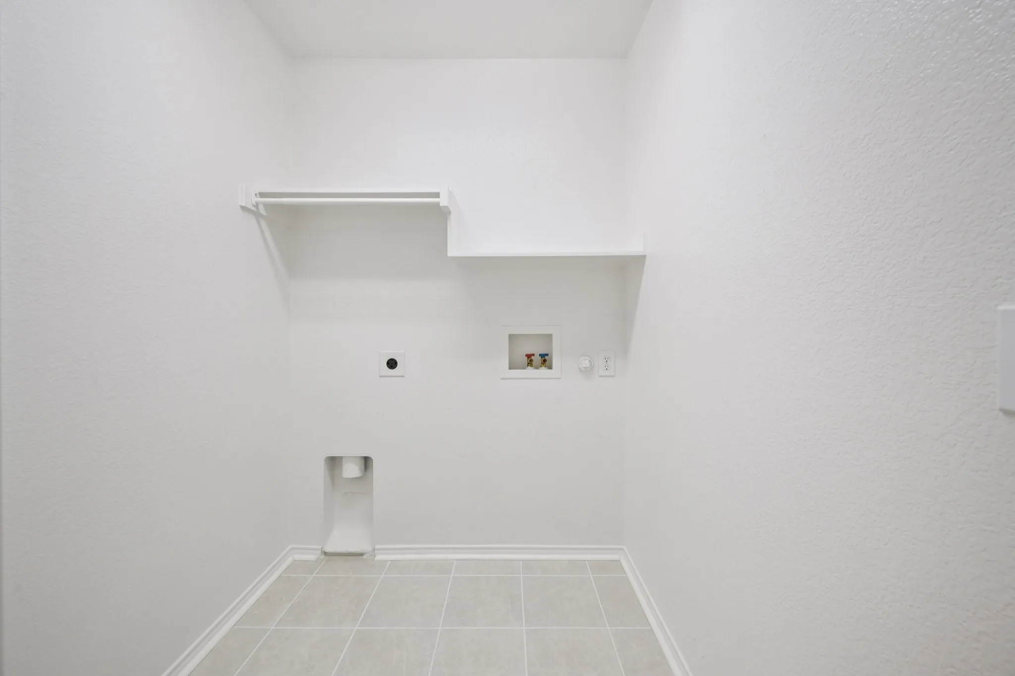 Single Family Residence For Sale in Denton County , 7850 Estancia Drive, Frisco, Texas 75036, 2 Bedroom, 2 Bathroom, 2 Garage spaces, 1,533 Sqft, built in 2010, Preowned, mls#21183402, Real Estate Agent in Frisco, Homes For Sale in Denton county, Homes For Sale in Frisco, Realtor in Frisco Texas, Real Estate Brokerage Independent Realty Texas, Luminita Cordes Realtor