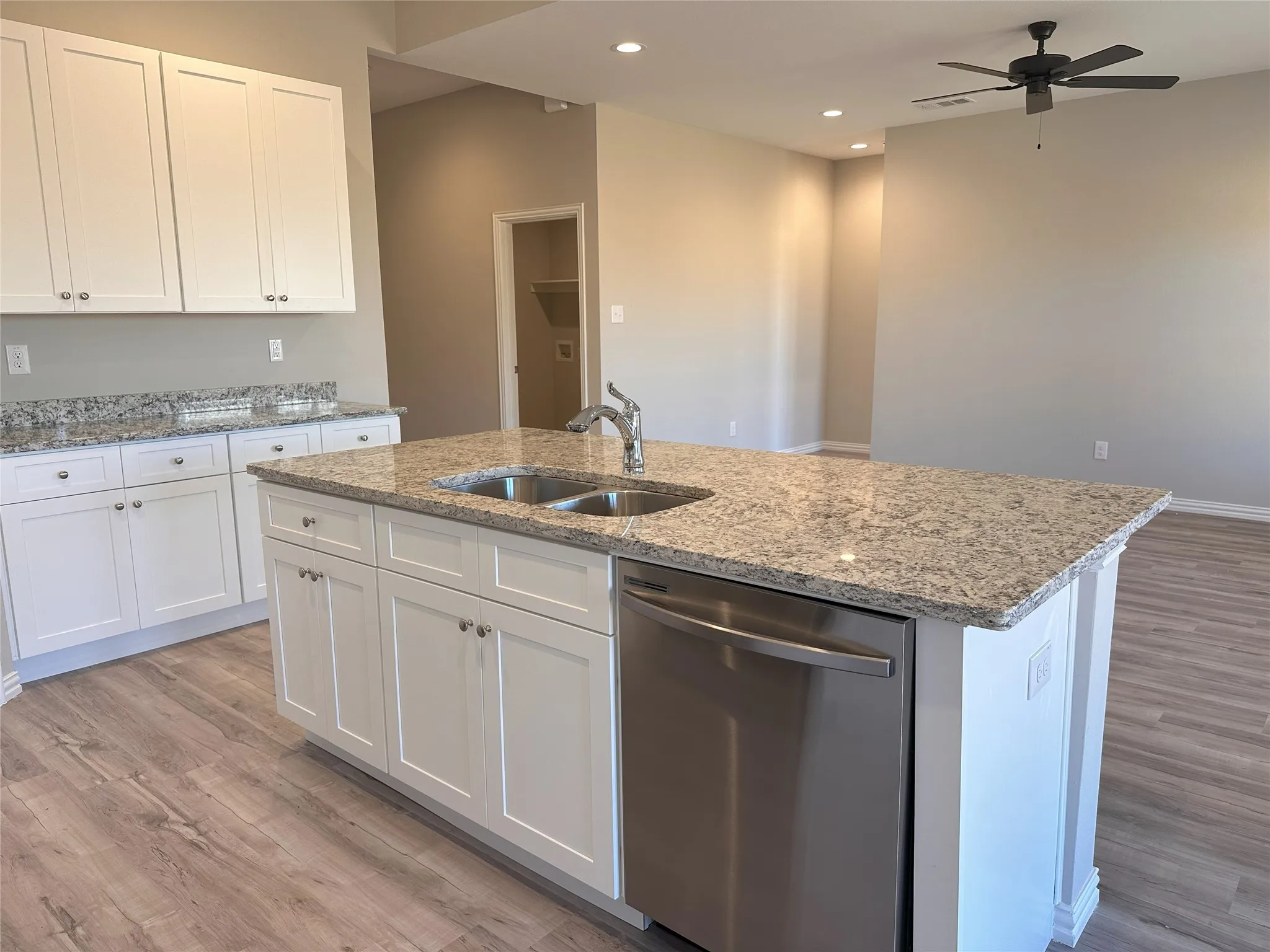 Single Family Residence For Sale in Hunt County , 4802 Delano Street, Greenville, Texas 75401, 3 Bedroom, 2 Bathroom, 2 Garage spaces, 1,530 Sqft, built in 2023, New Construction - Complete, mls#21179236, Real Estate Agent in Greenville, Homes For Sale in Hunt county, Homes For Sale in Greenville, Realtor in Greenville Texas, Real Estate Brokerage Independent Realty Texas, Luminita Cordes Realtor