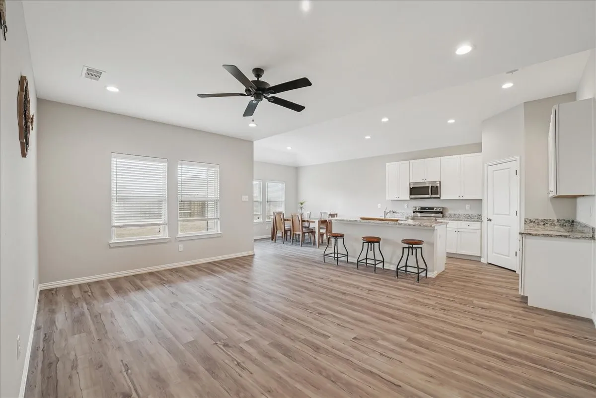 Single Family Residence For Sale in Hunt County , 4802 Delano Street, Greenville, Texas 75401, 3 Bedroom, 2 Bathroom, 2 Garage spaces, 1,530 Sqft, built in 2023, New Construction - Complete, mls#21179236, Real Estate Agent in Greenville, Homes For Sale in Hunt county, Homes For Sale in Greenville, Realtor in Greenville Texas, Real Estate Brokerage Independent Realty Texas, Luminita Cordes Realtor