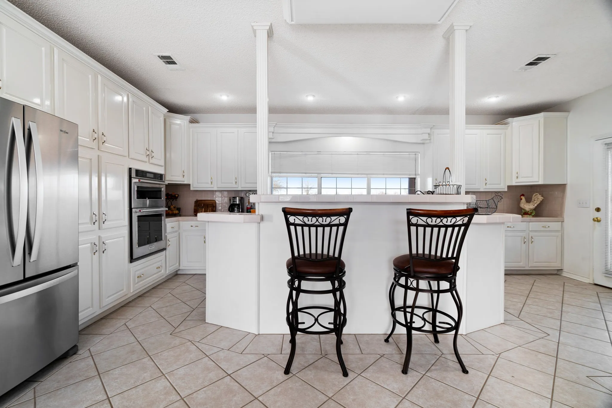 Single Family Residence For Sale in Lamar County , 250 County Road 45700, Detroit, Texas 75436, 4 Bedroom, 3 Bathroom, Garage spaces, 2,587 Sqft, built in 2000, Preowned, mls#21183709, Real Estate Agent in Detroit, Homes For Sale in Lamar county, Homes For Sale in Detroit, Realtor in Detroit Texas, Real Estate Brokerage Independent Realty Texas, Luminita Cordes Realtor