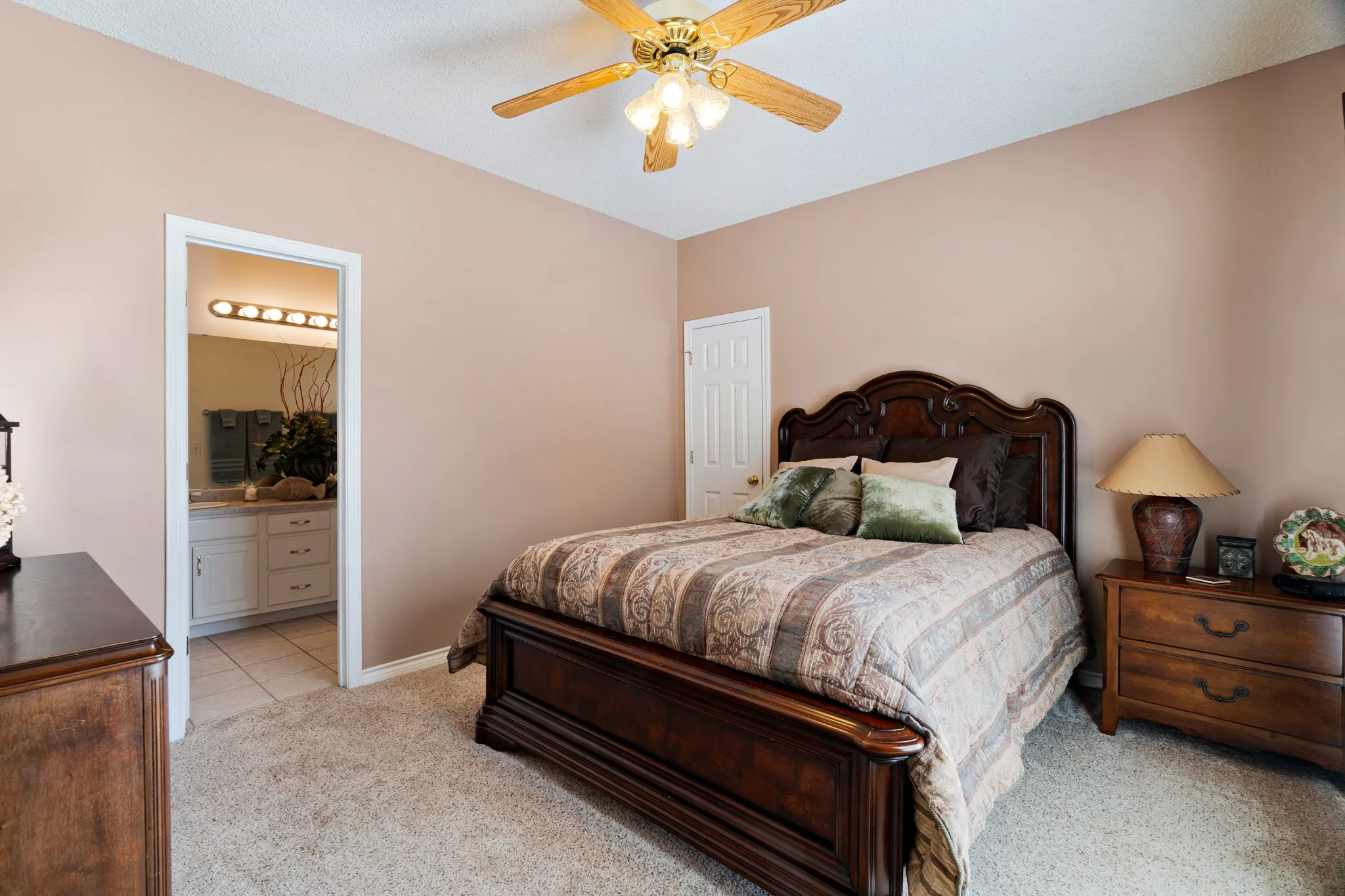 Single Family Residence For Sale in Lamar County , 250 County Road 45700, Detroit, Texas 75436, 4 Bedroom, 3 Bathroom, Garage spaces, 2,587 Sqft, built in 2000, Preowned, mls#21183709, Real Estate Agent in Detroit, Homes For Sale in Lamar county, Homes For Sale in Detroit, Realtor in Detroit Texas, Real Estate Brokerage Independent Realty Texas, Luminita Cordes Realtor