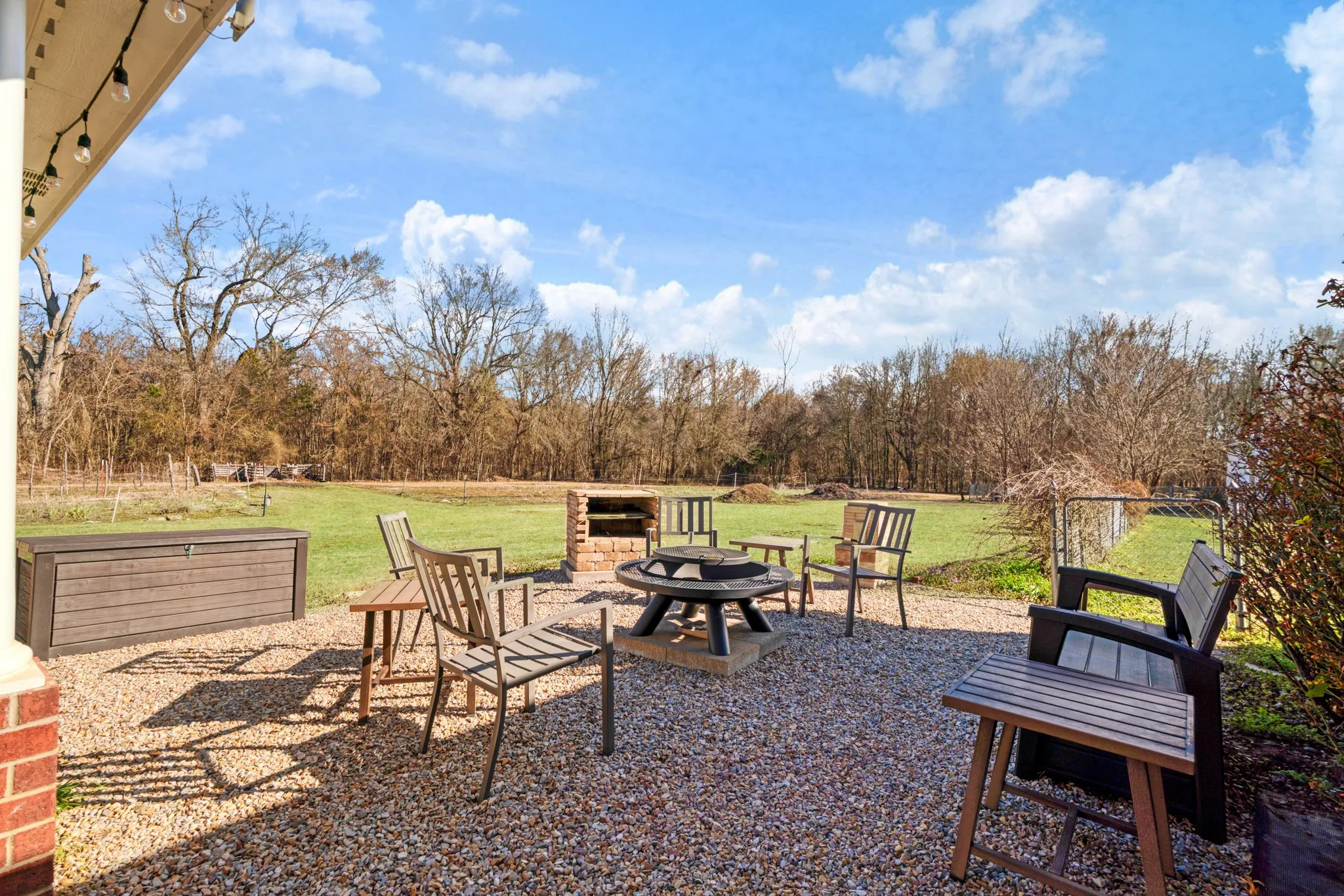 Single Family Residence For Sale in Lamar County , 250 County Road 45700, Detroit, Texas 75436, 4 Bedroom, 3 Bathroom, Garage spaces, 2,587 Sqft, built in 2000, Preowned, mls#21183709, Real Estate Agent in Detroit, Homes For Sale in Lamar county, Homes For Sale in Detroit, Realtor in Detroit Texas, Real Estate Brokerage Independent Realty Texas, Luminita Cordes Realtor
