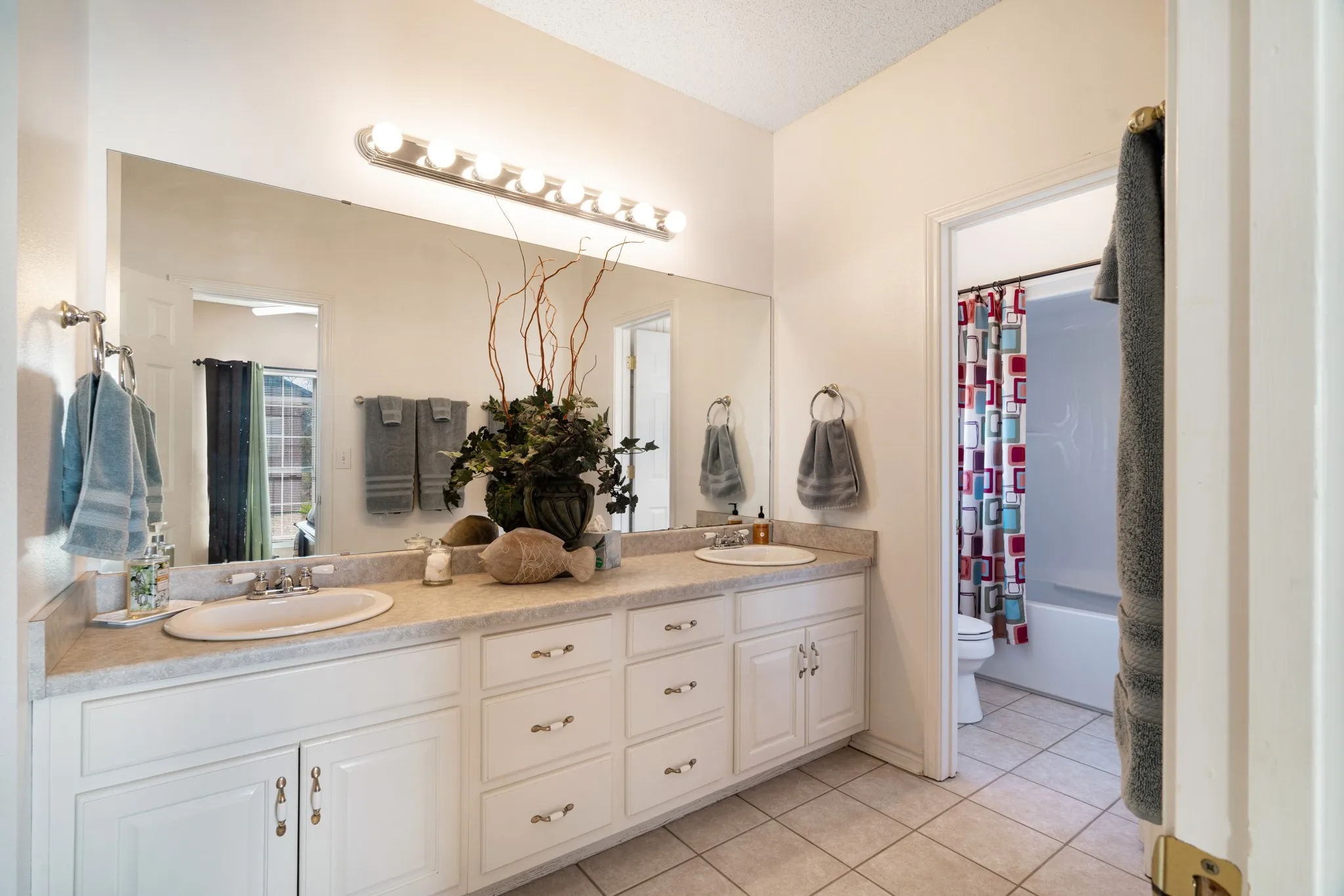 Single Family Residence For Sale in Lamar County , 250 County Road 45700, Detroit, Texas 75436, 4 Bedroom, 3 Bathroom, Garage spaces, 2,587 Sqft, built in 2000, Preowned, mls#21183709, Real Estate Agent in Detroit, Homes For Sale in Lamar county, Homes For Sale in Detroit, Realtor in Detroit Texas, Real Estate Brokerage Independent Realty Texas, Luminita Cordes Realtor