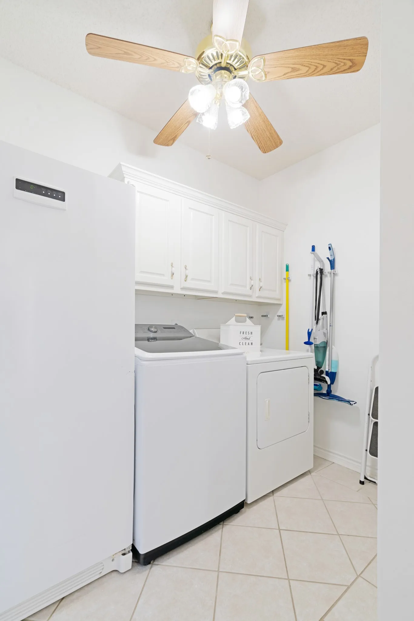 Single Family Residence For Sale in Lamar County , 250 County Road 45700, Detroit, Texas 75436, 4 Bedroom, 3 Bathroom, Garage spaces, 2,587 Sqft, built in 2000, Preowned, mls#21183709, Real Estate Agent in Detroit, Homes For Sale in Lamar county, Homes For Sale in Detroit, Realtor in Detroit Texas, Real Estate Brokerage Independent Realty Texas, Luminita Cordes Realtor