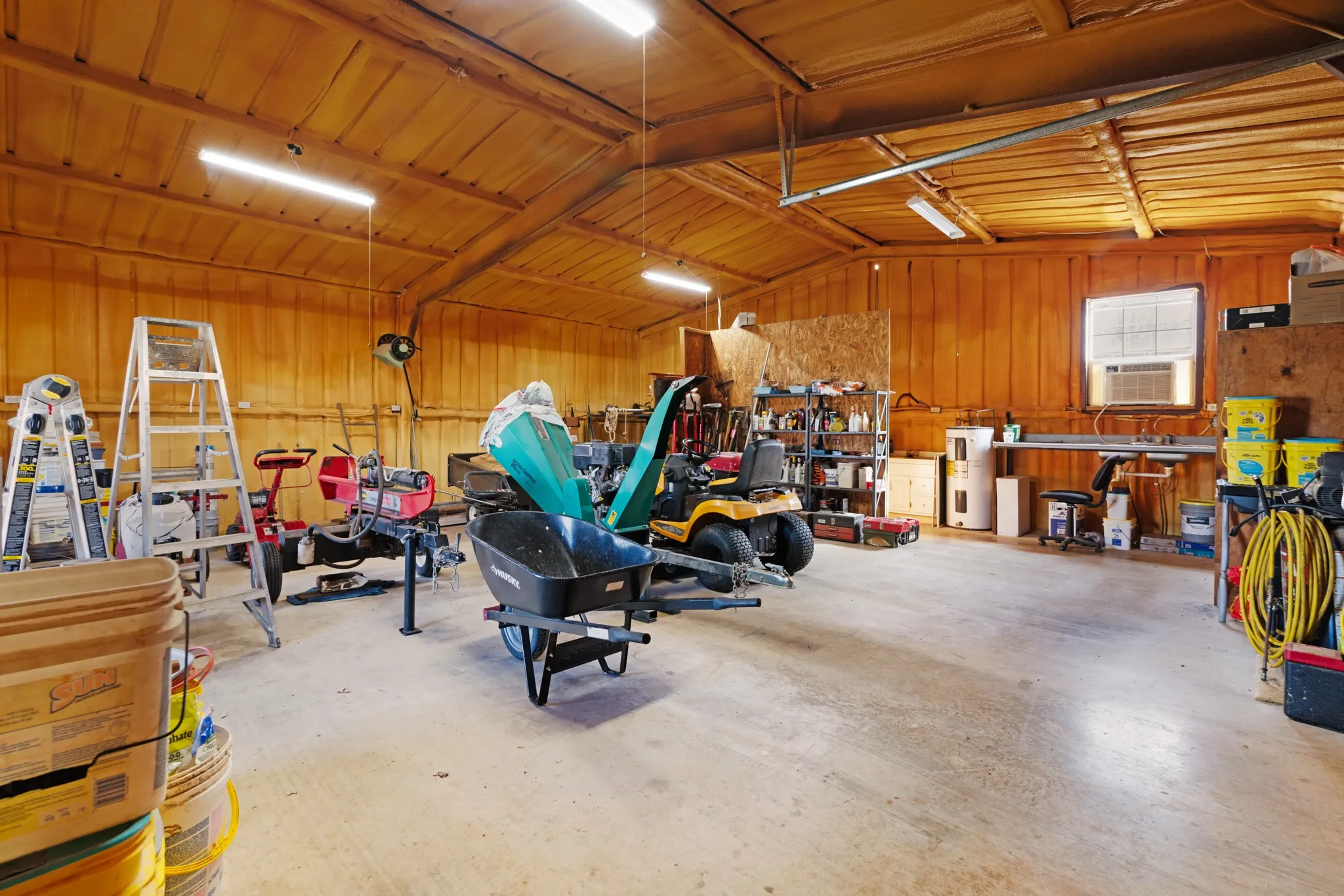 Single Family Residence For Sale in Lamar County , 250 County Road 45700, Detroit, Texas 75436, 4 Bedroom, 3 Bathroom, Garage spaces, 2,587 Sqft, built in 2000, Preowned, mls#21183709, Real Estate Agent in Detroit, Homes For Sale in Lamar county, Homes For Sale in Detroit, Realtor in Detroit Texas, Real Estate Brokerage Independent Realty Texas, Luminita Cordes Realtor