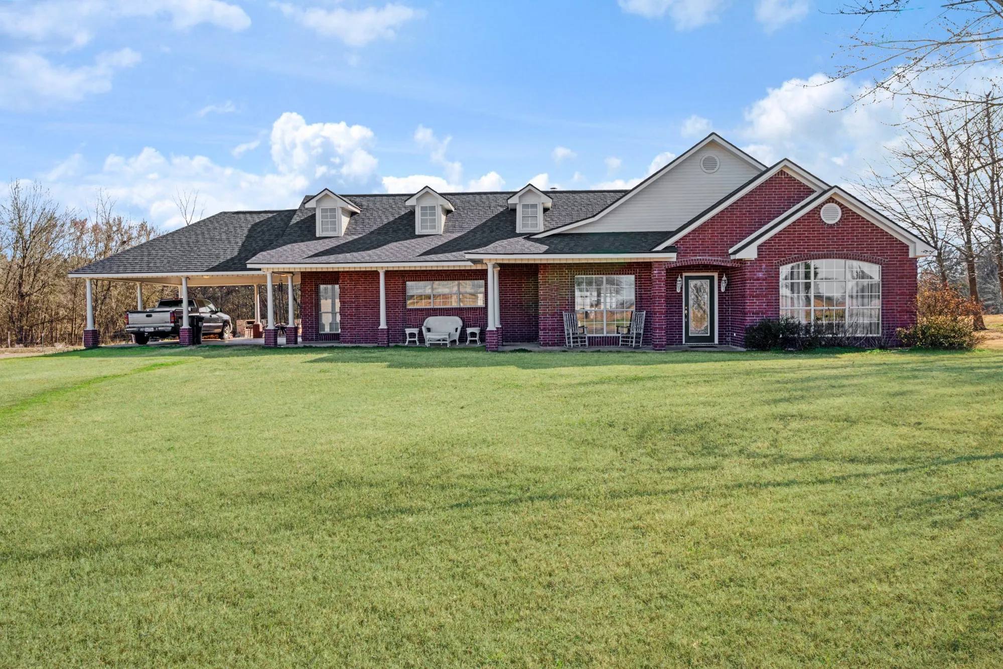 Single Family Residence For Sale in Lamar County , 250 County Road 45700, Detroit, Texas 75436, 4 Bedroom, 3 Bathroom, Garage spaces, 2,587 Sqft, built in 2000, Preowned, mls#21183709, Real Estate Agent in Detroit, Homes For Sale in Lamar county, Homes For Sale in Detroit, Realtor in Detroit Texas, Real Estate Brokerage Independent Realty Texas, Luminita Cordes Realtor