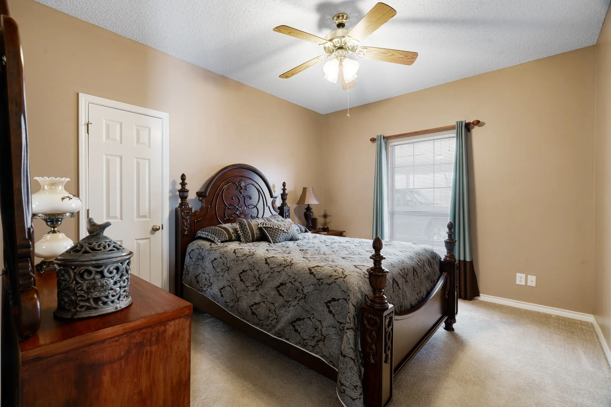 Single Family Residence For Sale in Lamar County , 250 County Road 45700, Detroit, Texas 75436, 4 Bedroom, 3 Bathroom, Garage spaces, 2,587 Sqft, built in 2000, Preowned, mls#21183709, Real Estate Agent in Detroit, Homes For Sale in Lamar county, Homes For Sale in Detroit, Realtor in Detroit Texas, Real Estate Brokerage Independent Realty Texas, Luminita Cordes Realtor
