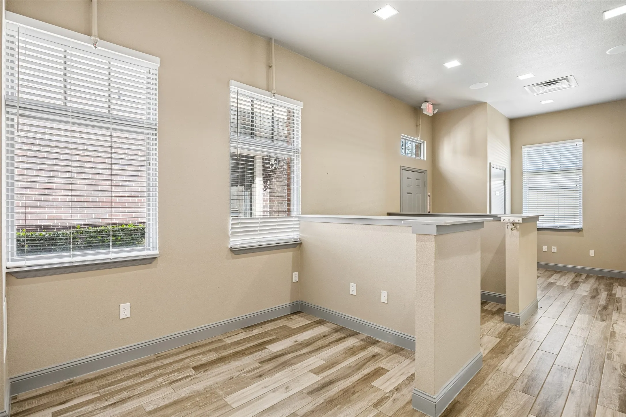 Office For Sale in Denton County , 118 Lynn Avenue 202, Lewisville, Texas 75057, 0, 0, Garage spaces, 0 Sqft, built in 2006, Preowned, mls#21176884, Real Estate Agent in Lewisville, Homes For Sale in Denton county, Homes For Sale in Lewisville, Realtor in Lewisville Texas, Real Estate Brokerage Independent Realty Texas, Luminita Cordes Realtor