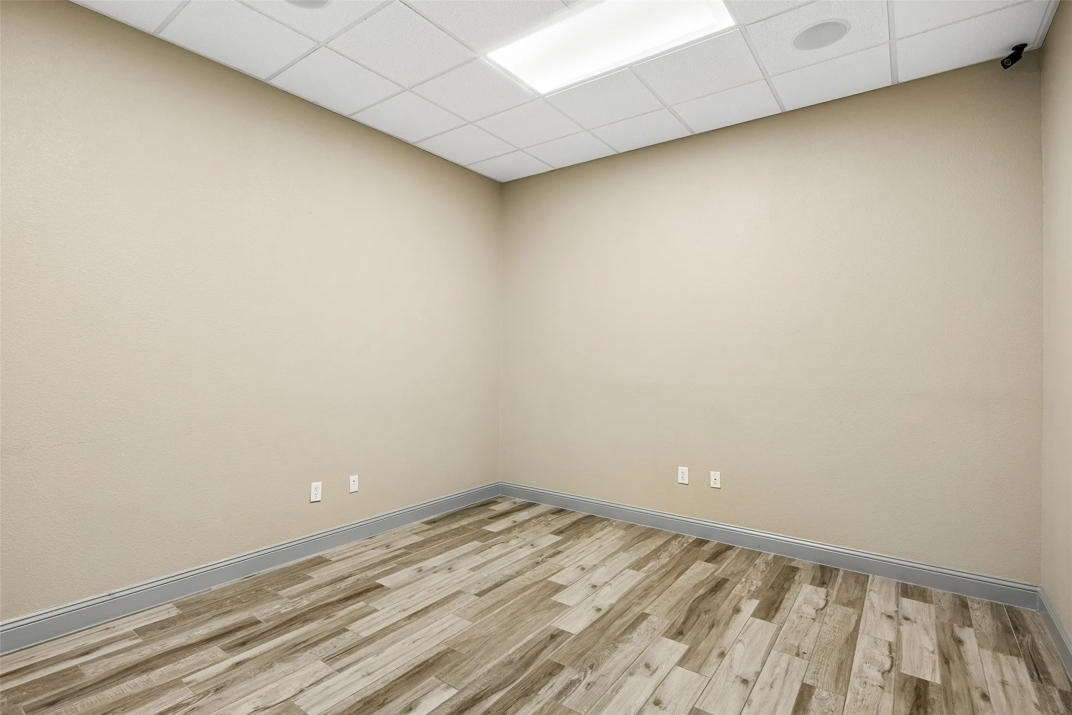Office For Sale in Denton County , 118 Lynn Avenue 202, Lewisville, Texas 75057, 0, 0, Garage spaces, 0 Sqft, built in 2006, Preowned, mls#21176884, Real Estate Agent in Lewisville, Homes For Sale in Denton county, Homes For Sale in Lewisville, Realtor in Lewisville Texas, Real Estate Brokerage Independent Realty Texas, Luminita Cordes Realtor