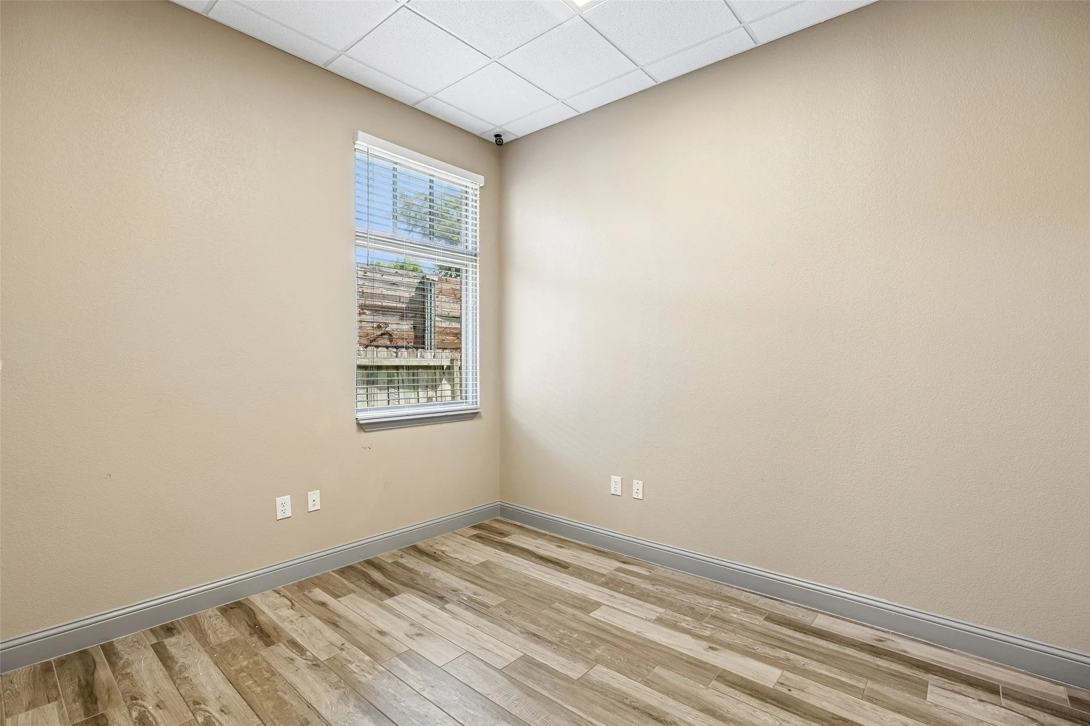 Office For Sale in Denton County , 118 Lynn Avenue 202, Lewisville, Texas 75057, 0, 0, Garage spaces, 0 Sqft, built in 2006, Preowned, mls#21176884, Real Estate Agent in Lewisville, Homes For Sale in Denton county, Homes For Sale in Lewisville, Realtor in Lewisville Texas, Real Estate Brokerage Independent Realty Texas, Luminita Cordes Realtor