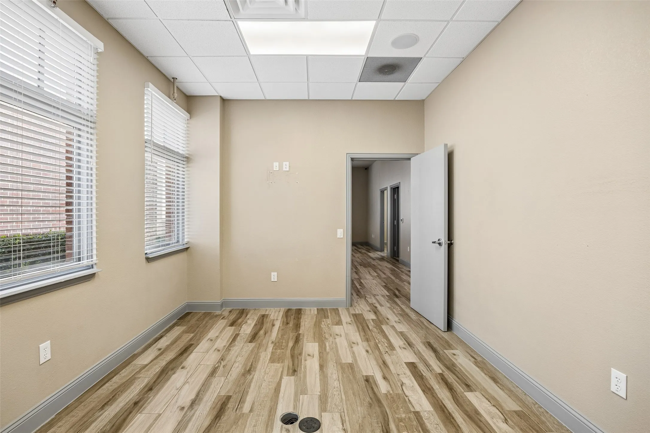 Office For Sale in Denton County , 118 Lynn Avenue 202, Lewisville, Texas 75057, 0, 0, Garage spaces, 0 Sqft, built in 2006, Preowned, mls#21176884, Real Estate Agent in Lewisville, Homes For Sale in Denton county, Homes For Sale in Lewisville, Realtor in Lewisville Texas, Real Estate Brokerage Independent Realty Texas, Luminita Cordes Realtor