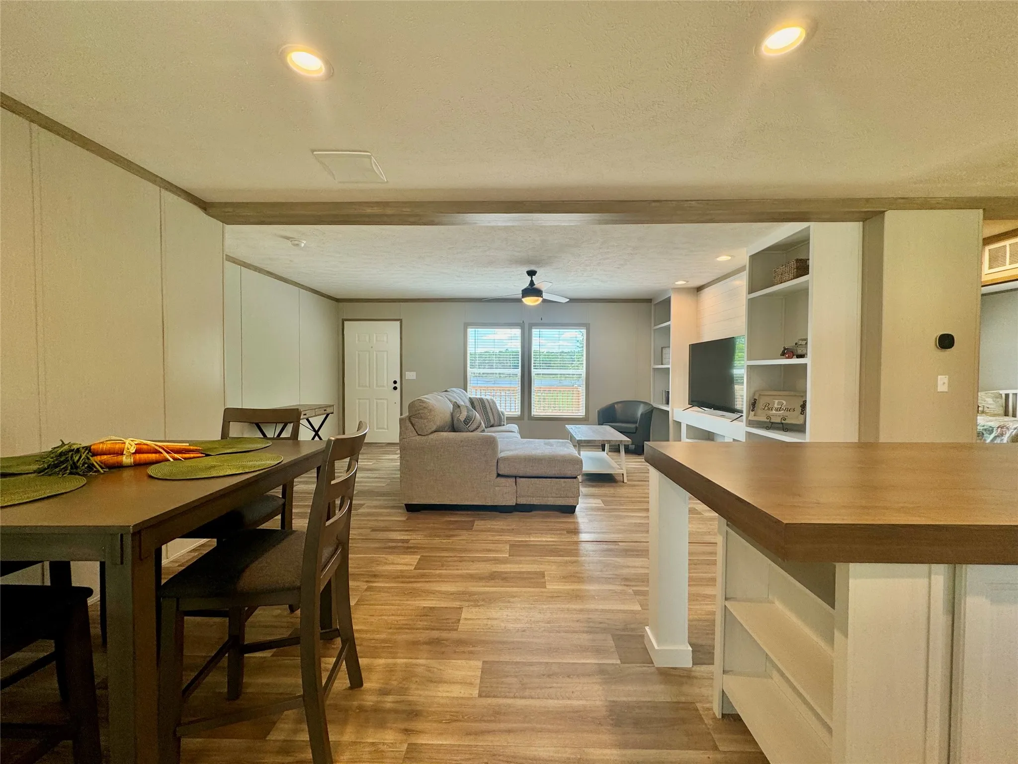 Manufactured Home For Sale in Henderson County , 706 Sandpiper Court, Seven Points, Texas 75143, 3 Bedroom, 2 Bathroom, Garage spaces, 1,140 Sqft, built in 2023, Preowned, Price $249,900, mls#21184930, Real Estate Agent in Seven Points, Homes For Sale in Henderson county, Homes For Sale in Seven Points, Realtor in Seven Points Texas, Real Estate Brokerage Independent Realty Texas, Luminita Cordes Realtor