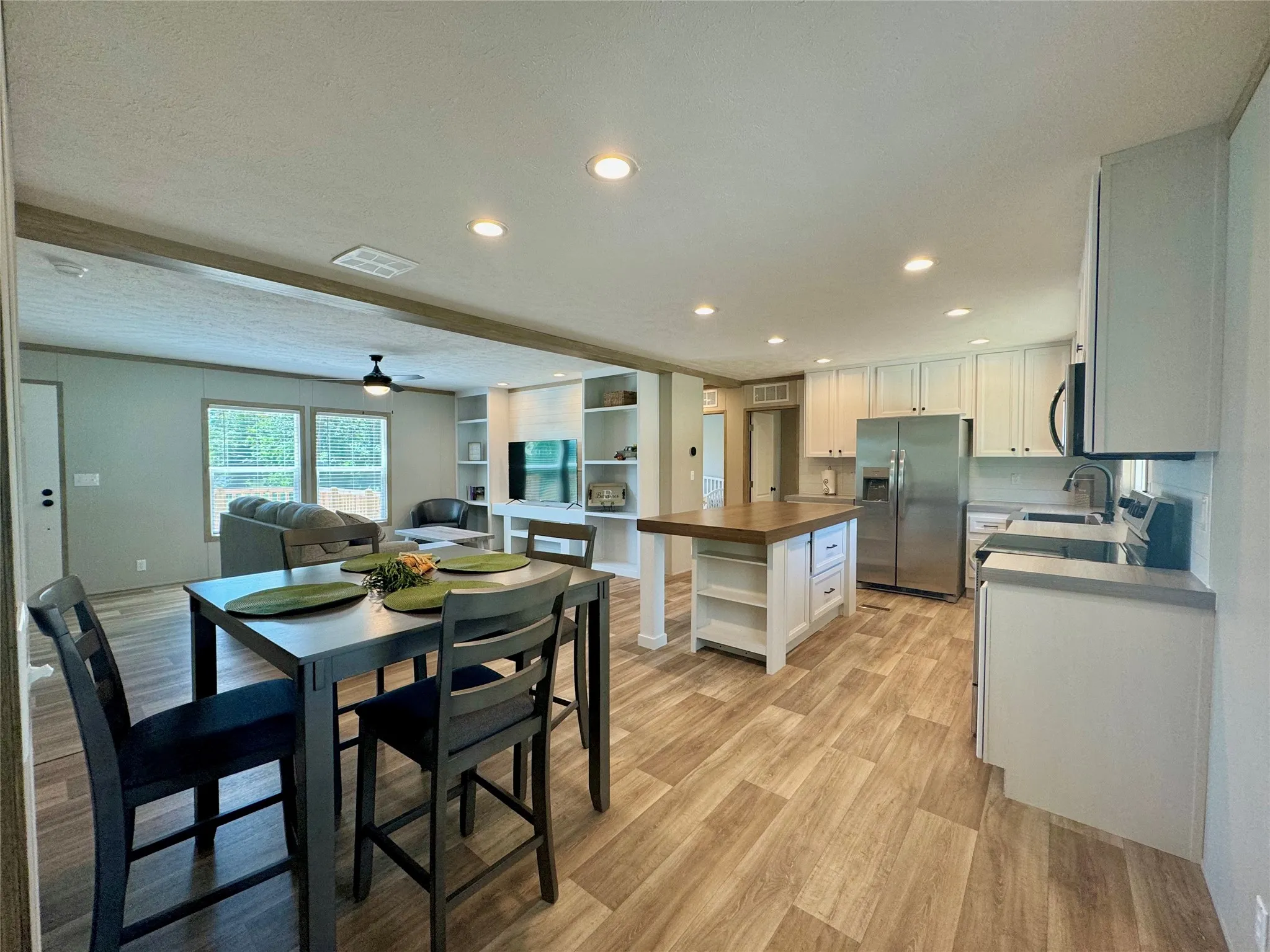 Manufactured Home For Sale in Henderson County , 706 Sandpiper Court, Seven Points, Texas 75143, 3 Bedroom, 2 Bathroom, Garage spaces, 1,140 Sqft, built in 2023, Preowned, Price $249,900, mls#21184930, Real Estate Agent in Seven Points, Homes For Sale in Henderson county, Homes For Sale in Seven Points, Realtor in Seven Points Texas, Real Estate Brokerage Independent Realty Texas, Luminita Cordes Realtor