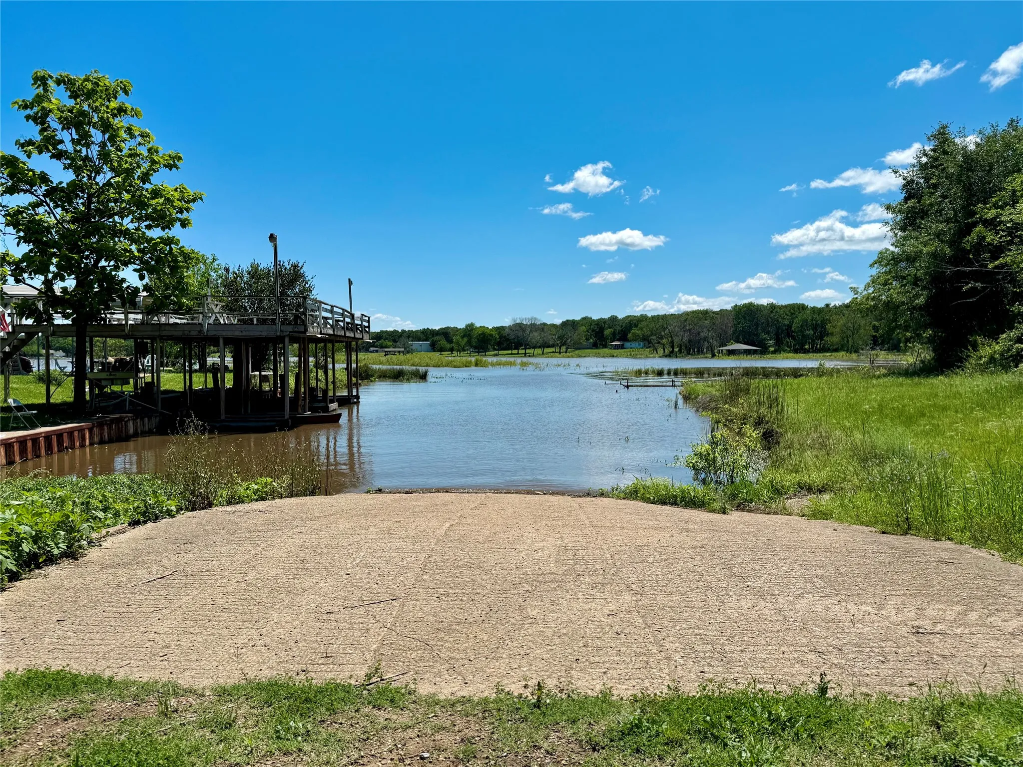 Manufactured Home For Sale in Henderson County , 706 Sandpiper Court, Seven Points, Texas 75143, 3 Bedroom, 2 Bathroom, Garage spaces, 1,140 Sqft, built in 2023, Preowned, Price $249,900, mls#21184930, Real Estate Agent in Seven Points, Homes For Sale in Henderson county, Homes For Sale in Seven Points, Realtor in Seven Points Texas, Real Estate Brokerage Independent Realty Texas, Luminita Cordes Realtor