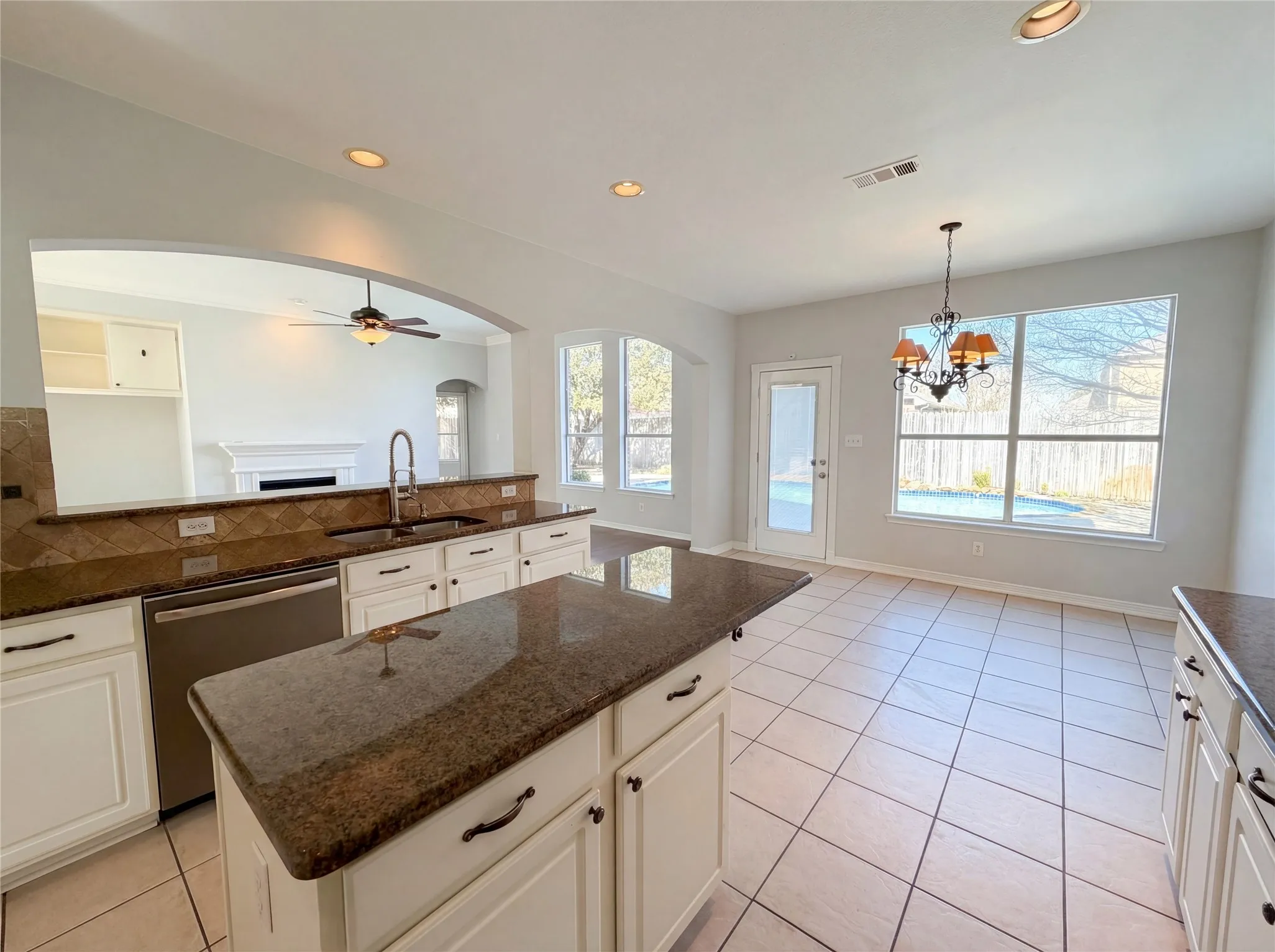 Single Family Residence For Sale in Denton County , 1412 Spring Ridge Lane, Flower Mound, Texas 75028, 4 Bedroom, 3 Bathroom, 3 Garage spaces, 2,755 Sqft, built in 2001, Preowned, mls#21185065, Real Estate Agent in Flower Mound, Homes For Sale in Denton county, Homes For Sale in Flower Mound, Realtor in Flower Mound Texas, Real Estate Brokerage Independent Realty Texas, Luminita Cordes Realtor