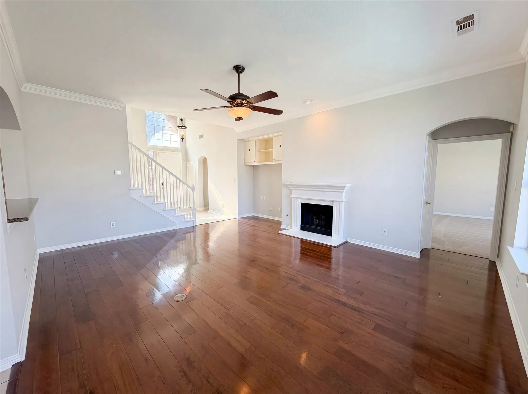 Single Family Residence For Sale in Denton County , 1412 Spring Ridge Lane, Flower Mound, Texas 75028, 4 Bedroom, 3 Bathroom, 3 Garage spaces, 2,755 Sqft, built in 2001, Preowned, mls#21185065, Real Estate Agent in Flower Mound, Homes For Sale in Denton county, Homes For Sale in Flower Mound, Realtor in Flower Mound Texas, Real Estate Brokerage Independent Realty Texas, Luminita Cordes Realtor