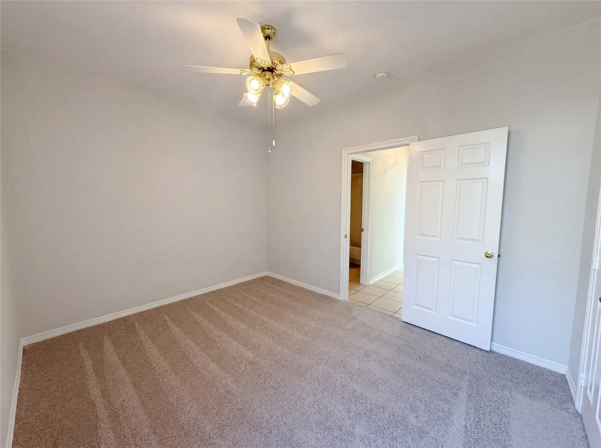 Single Family Residence For Sale in Denton County , 1412 Spring Ridge Lane, Flower Mound, Texas 75028, 4 Bedroom, 3 Bathroom, 3 Garage spaces, 2,755 Sqft, built in 2001, Preowned, mls#21185065, Real Estate Agent in Flower Mound, Homes For Sale in Denton county, Homes For Sale in Flower Mound, Realtor in Flower Mound Texas, Real Estate Brokerage Independent Realty Texas, Luminita Cordes Realtor