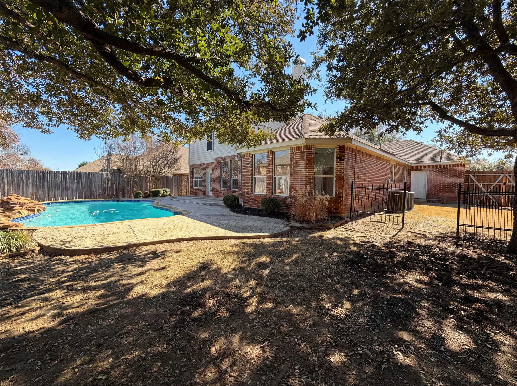 Single Family Residence For Sale in Denton County , 1412 Spring Ridge Lane, Flower Mound, Texas 75028, 4 Bedroom, 3 Bathroom, 3 Garage spaces, 2,755 Sqft, built in 2001, Preowned, mls#21185065, Real Estate Agent in Flower Mound, Homes For Sale in Denton county, Homes For Sale in Flower Mound, Realtor in Flower Mound Texas, Real Estate Brokerage Independent Realty Texas, Luminita Cordes Realtor