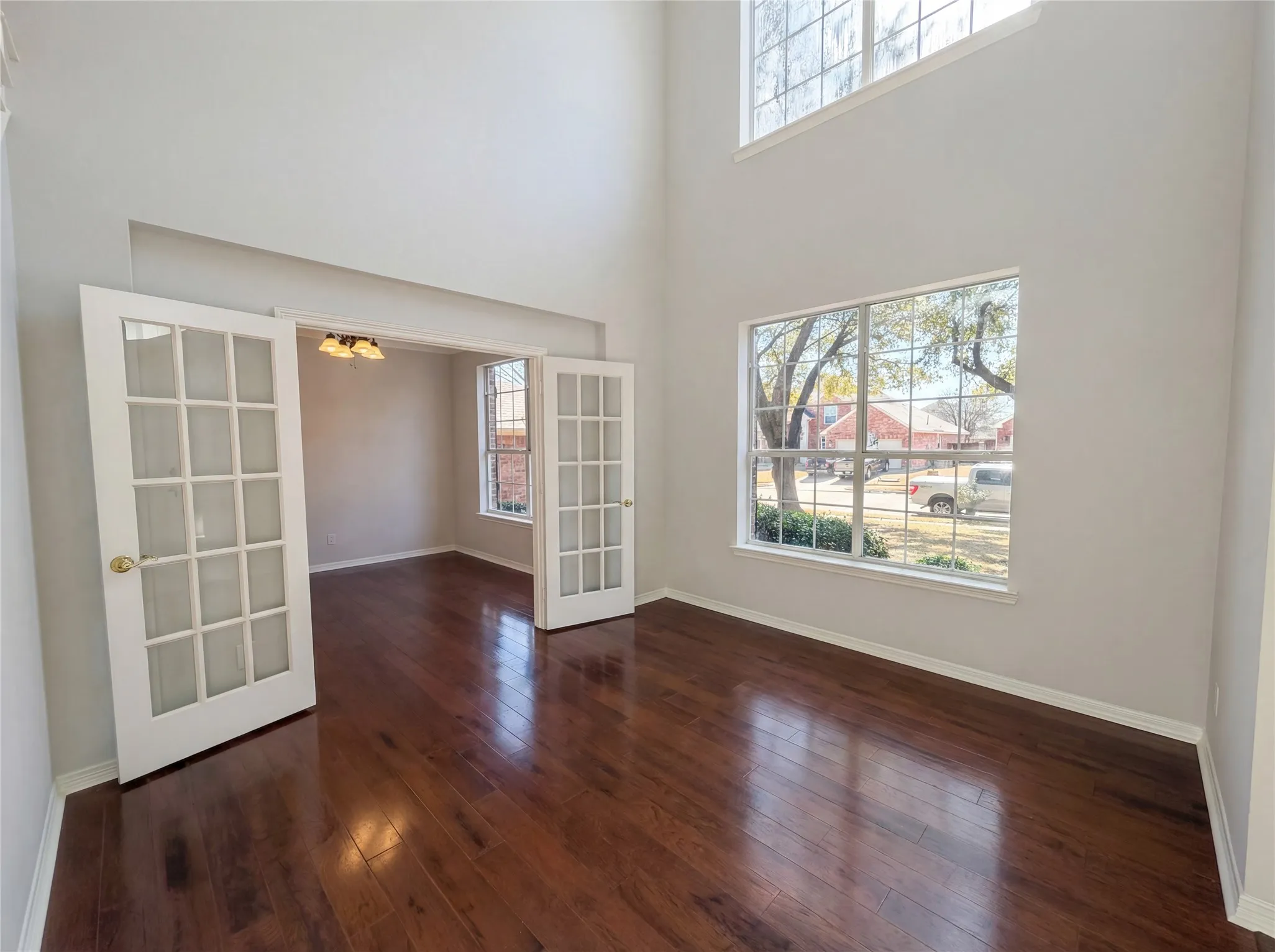 Single Family Residence For Sale in Denton County , 1412 Spring Ridge Lane, Flower Mound, Texas 75028, 4 Bedroom, 3 Bathroom, 3 Garage spaces, 2,755 Sqft, built in 2001, Preowned, mls#21185065, Real Estate Agent in Flower Mound, Homes For Sale in Denton county, Homes For Sale in Flower Mound, Realtor in Flower Mound Texas, Real Estate Brokerage Independent Realty Texas, Luminita Cordes Realtor