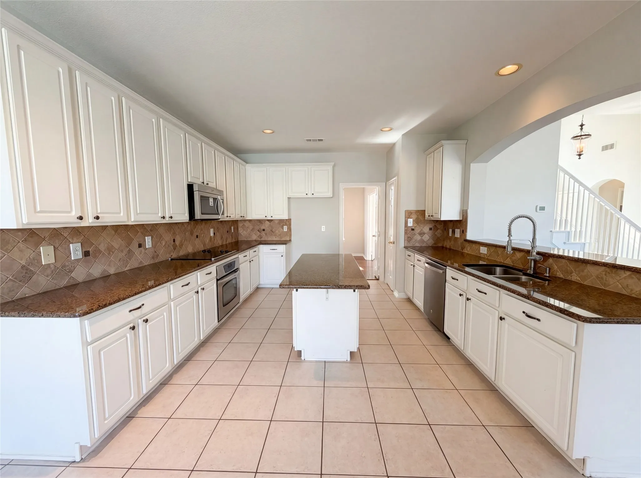 Single Family Residence For Sale in Denton County , 1412 Spring Ridge Lane, Flower Mound, Texas 75028, 4 Bedroom, 3 Bathroom, 3 Garage spaces, 2,755 Sqft, built in 2001, Preowned, mls#21185065, Real Estate Agent in Flower Mound, Homes For Sale in Denton county, Homes For Sale in Flower Mound, Realtor in Flower Mound Texas, Real Estate Brokerage Independent Realty Texas, Luminita Cordes Realtor