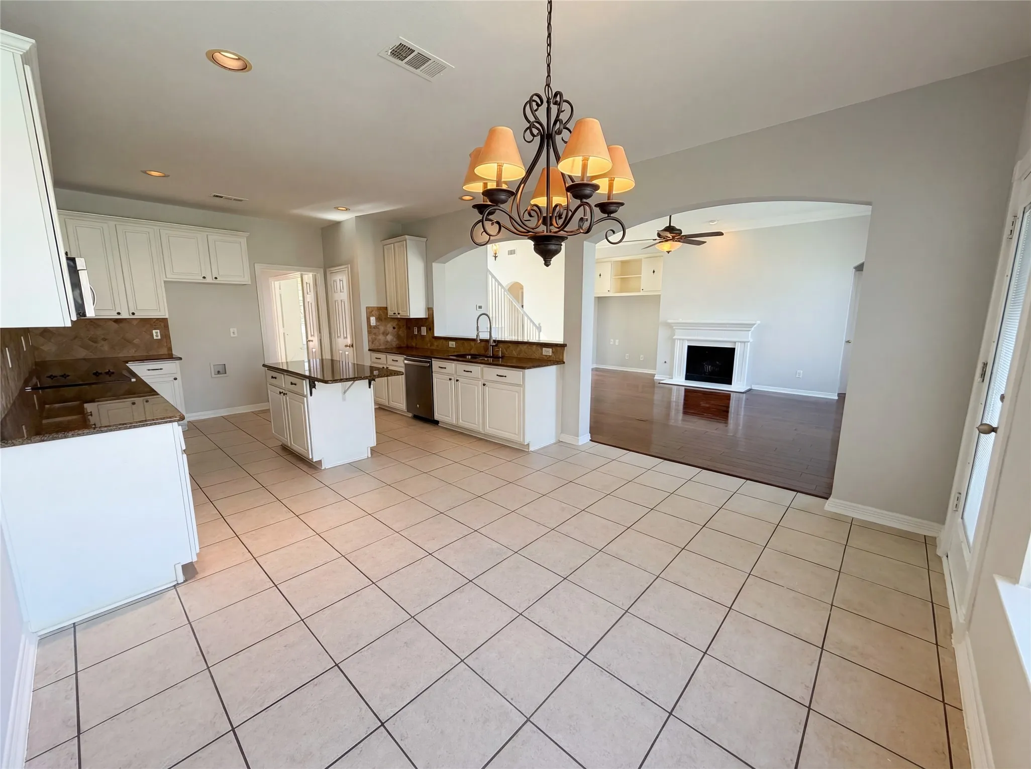 Single Family Residence For Sale in Denton County , 1412 Spring Ridge Lane, Flower Mound, Texas 75028, 4 Bedroom, 3 Bathroom, 3 Garage spaces, 2,755 Sqft, built in 2001, Preowned, mls#21185065, Real Estate Agent in Flower Mound, Homes For Sale in Denton county, Homes For Sale in Flower Mound, Realtor in Flower Mound Texas, Real Estate Brokerage Independent Realty Texas, Luminita Cordes Realtor