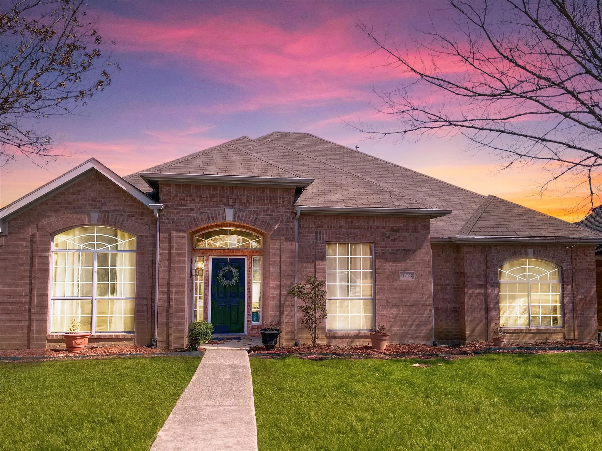 Single Family Residence For Sale in Dallas County , 4718 Parkhaven Drive, Garland, Texas 75043, 4 Bedrooms, 2 Bathrooms, 2 Garage spaces, 2,292 Sqft, built in 1996, Preowned, Price $392,000, mls#21185104, Real Estate Agent in Garland, Homes For Sale in Dallas county, Homes For Sale in Garland, Realtor in Garland Texas, Real Estate Brokerage Independent Realty Texas, Luminita Cordes Realtor