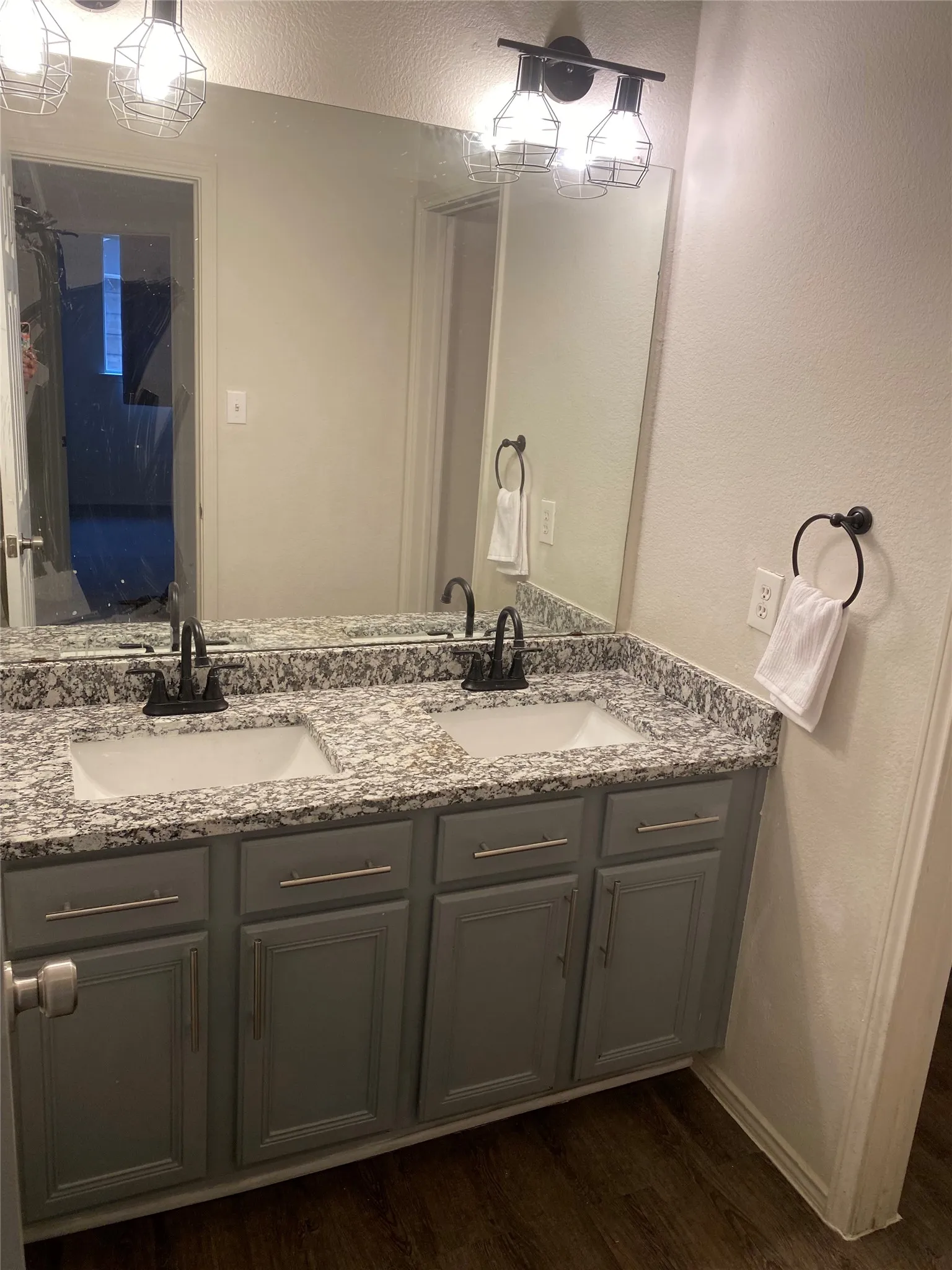 Single Family Residence For Sale in Dallas County , 4718 Parkhaven Drive, Garland, Texas 75043, 4 Bedrooms, 2 Bathrooms, 2 Garage spaces, 2,292 Sqft, built in 1996, Preowned, Price $392,000, mls#21185104, Real Estate Agent in Garland, Homes For Sale in Dallas county, Homes For Sale in Garland, Realtor in Garland Texas, Real Estate Brokerage Independent Realty Texas, Luminita Cordes Realtor