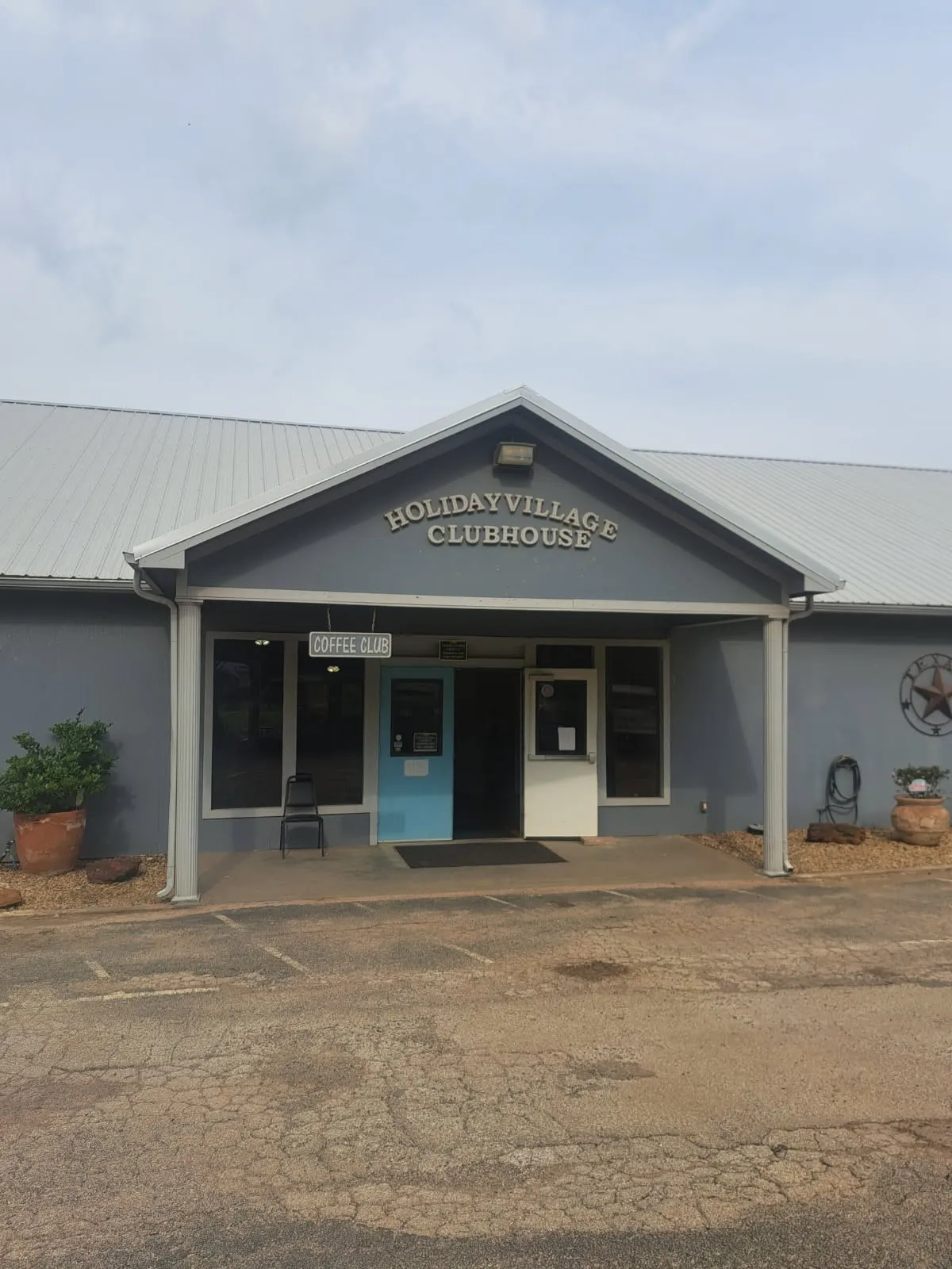 Restaurant in neighborhood