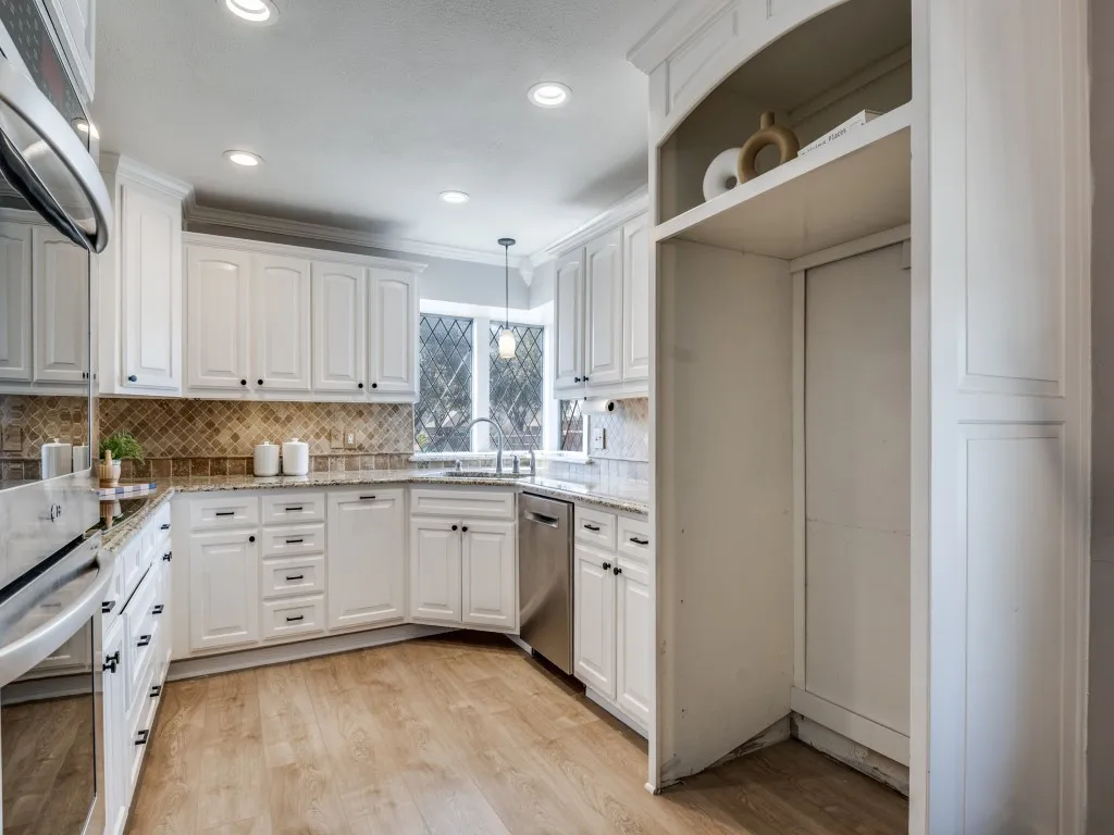 Single Family Residence For Sale in Dallas County , 2810 Club Meadow Drive, Garland, Texas 75043, 4 Bedrooms, 3 Bathrooms, 2 Garage spaces, 2,710 Sqft, built in 1980, Preowned, Price $448,900, mls#21178747, Real Estate Agent in Garland, Homes For Sale in Dallas county, Homes For Sale in Garland, Realtor in Garland Texas, Real Estate Brokerage Independent Realty Texas, Luminita Cordes Realtor