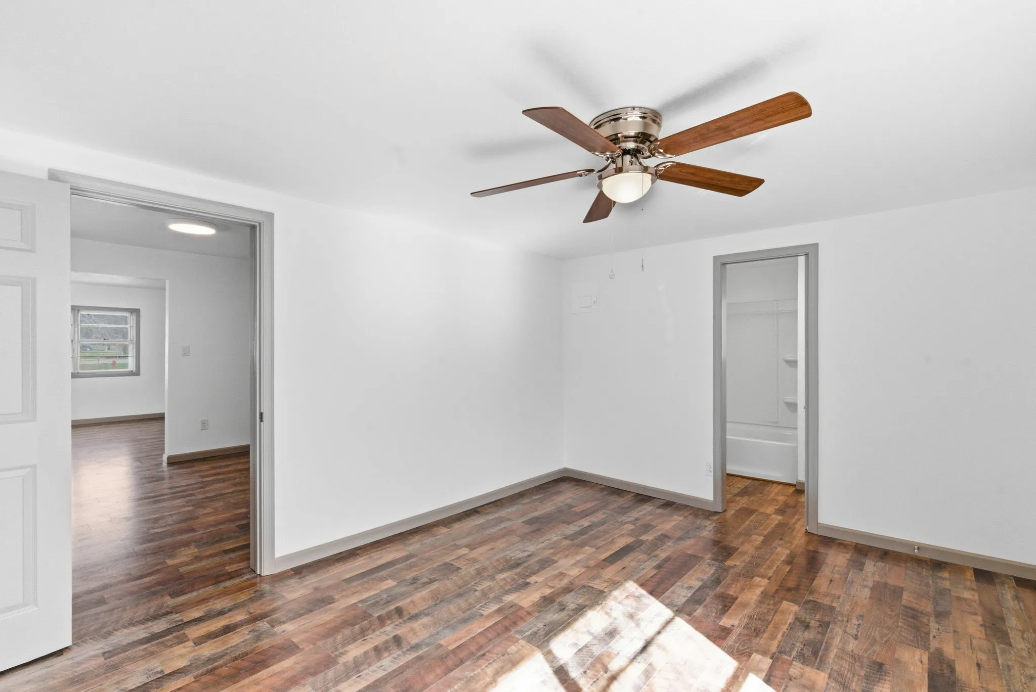 Single Family Residence For Sale in Hood County , 116 E Lipan Drive, Lipan, Texas 76462, 2 Bedroom, 1 Bathroom, Garage spaces, 1,037 Sqft, built in 1945, Preowned, mls#21185093, Real Estate Agent in Lipan, Homes For Sale in Hood county, Homes For Sale in Lipan, Realtor in Lipan Texas, Real Estate Brokerage Independent Realty Texas, Luminita Cordes Realtor