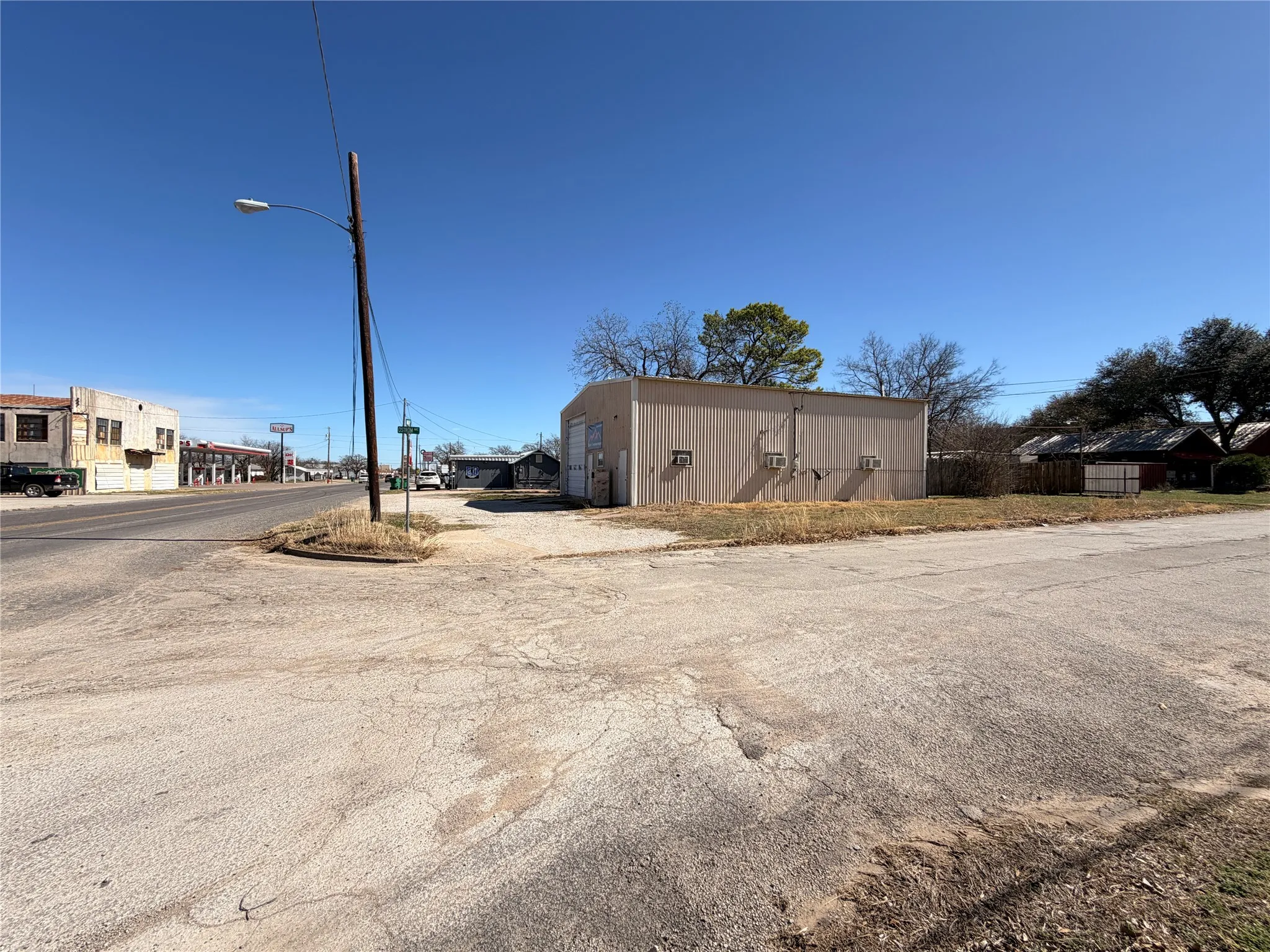 corner of W Main and Ostrom