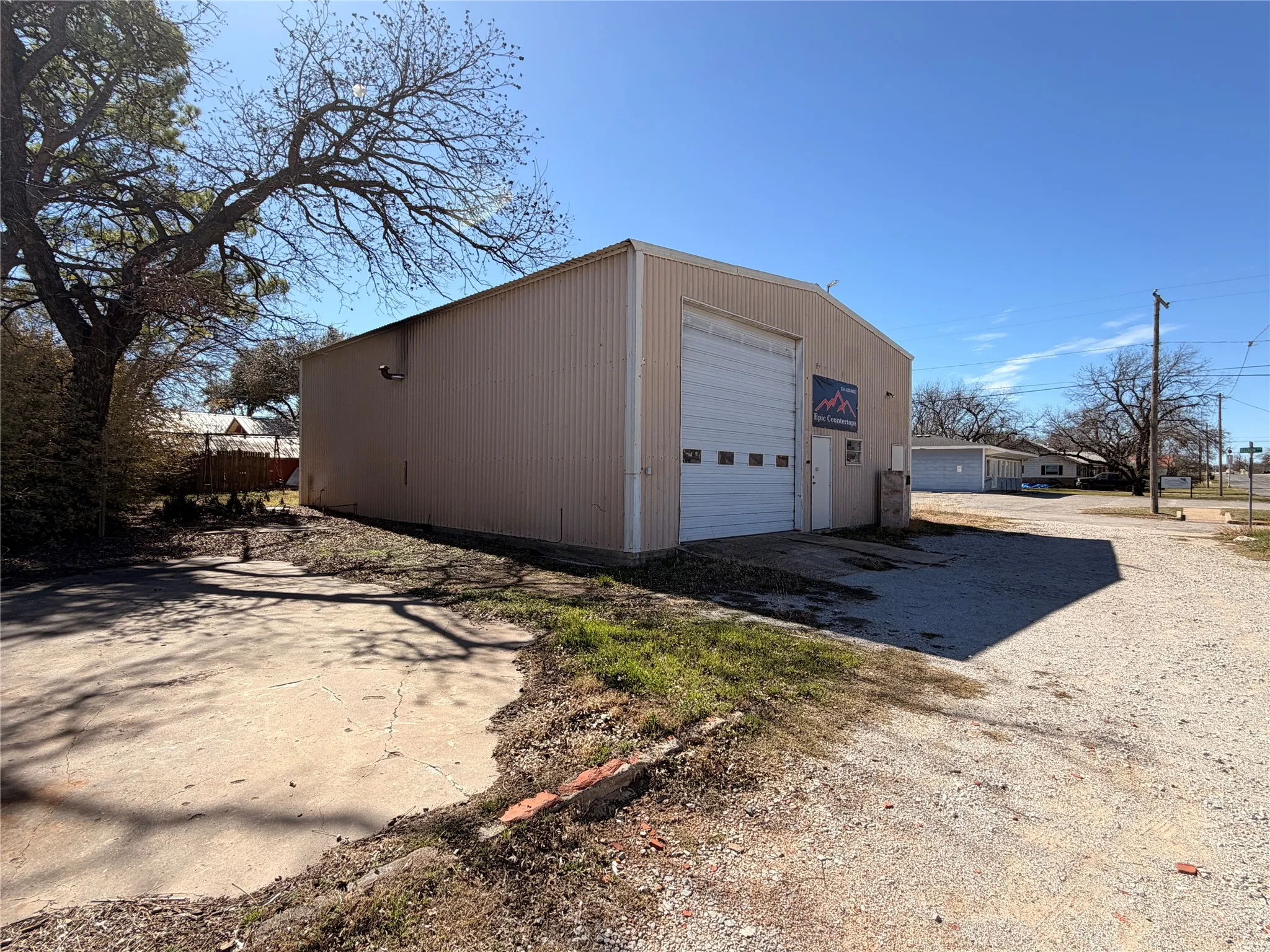 Warehouse For Sale in Eastland County , 1012 W Main Street, Eastland, Texas 76448, 0, 0, Garage spaces, 0 Sqft, built in 1990, Preowned, mls#21184655, Real Estate Agent in Eastland, Homes For Sale in Eastland county, Homes For Sale in Eastland, Realtor in Eastland Texas, Real Estate Brokerage Independent Realty Texas, Luminita Cordes Realtor