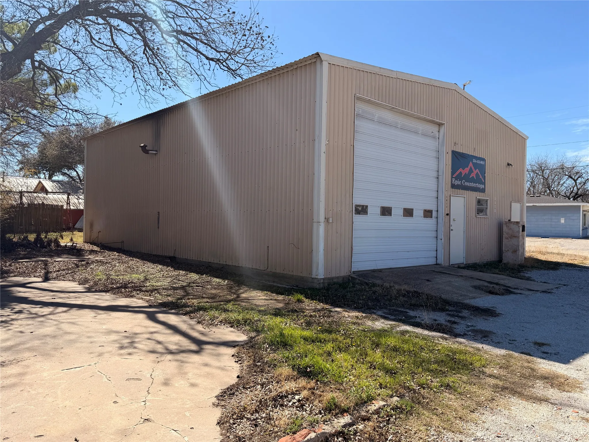 Warehouse For Sale in Eastland County , 1012 W Main Street, Eastland, Texas 76448, 0, 0, Garage spaces, 0 Sqft, built in 1990, Preowned, mls#21184655, Real Estate Agent in Eastland, Homes For Sale in Eastland county, Homes For Sale in Eastland, Realtor in Eastland Texas, Real Estate Brokerage Independent Realty Texas, Luminita Cordes Realtor